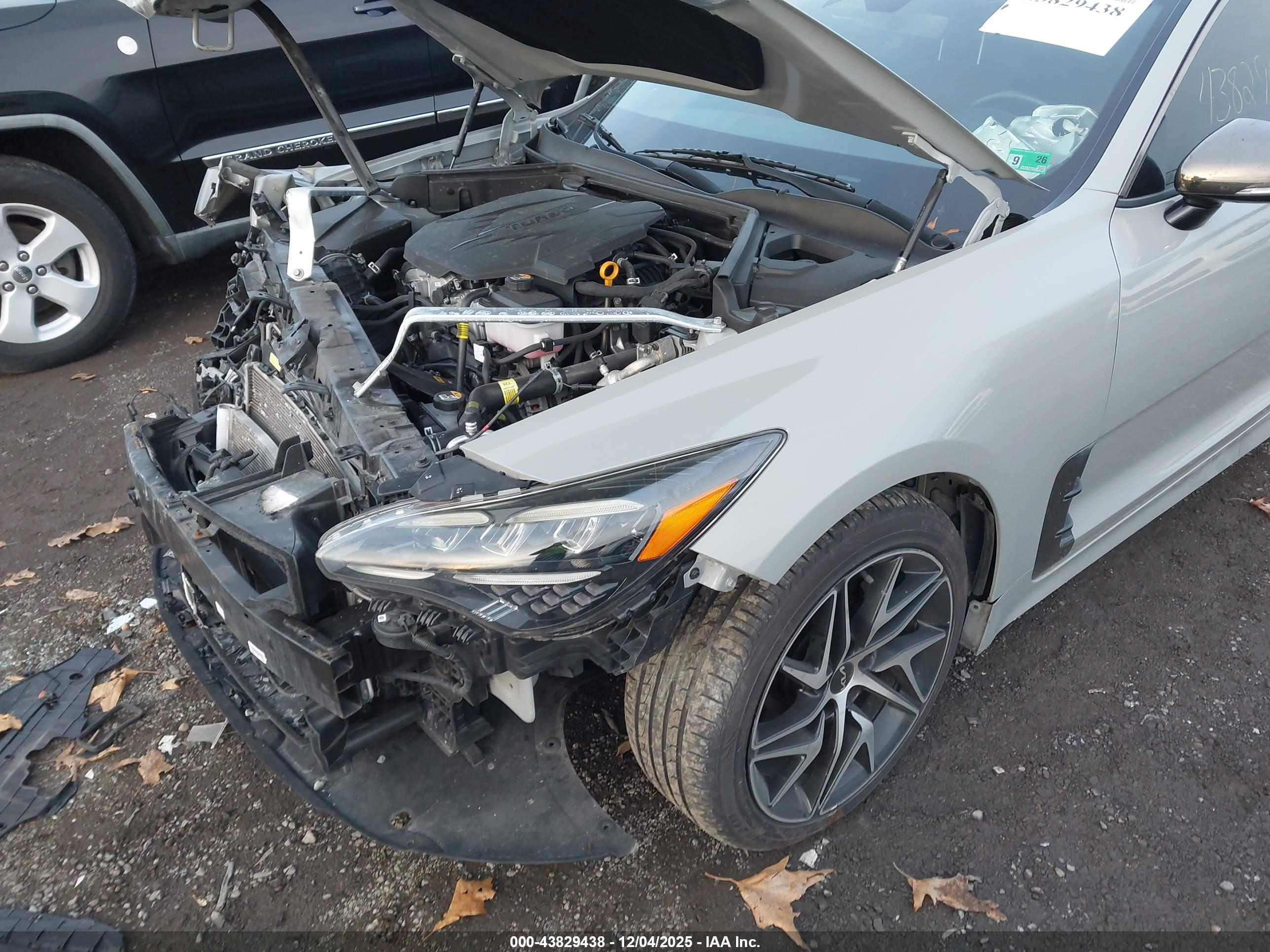 KIA STINGER image 6
