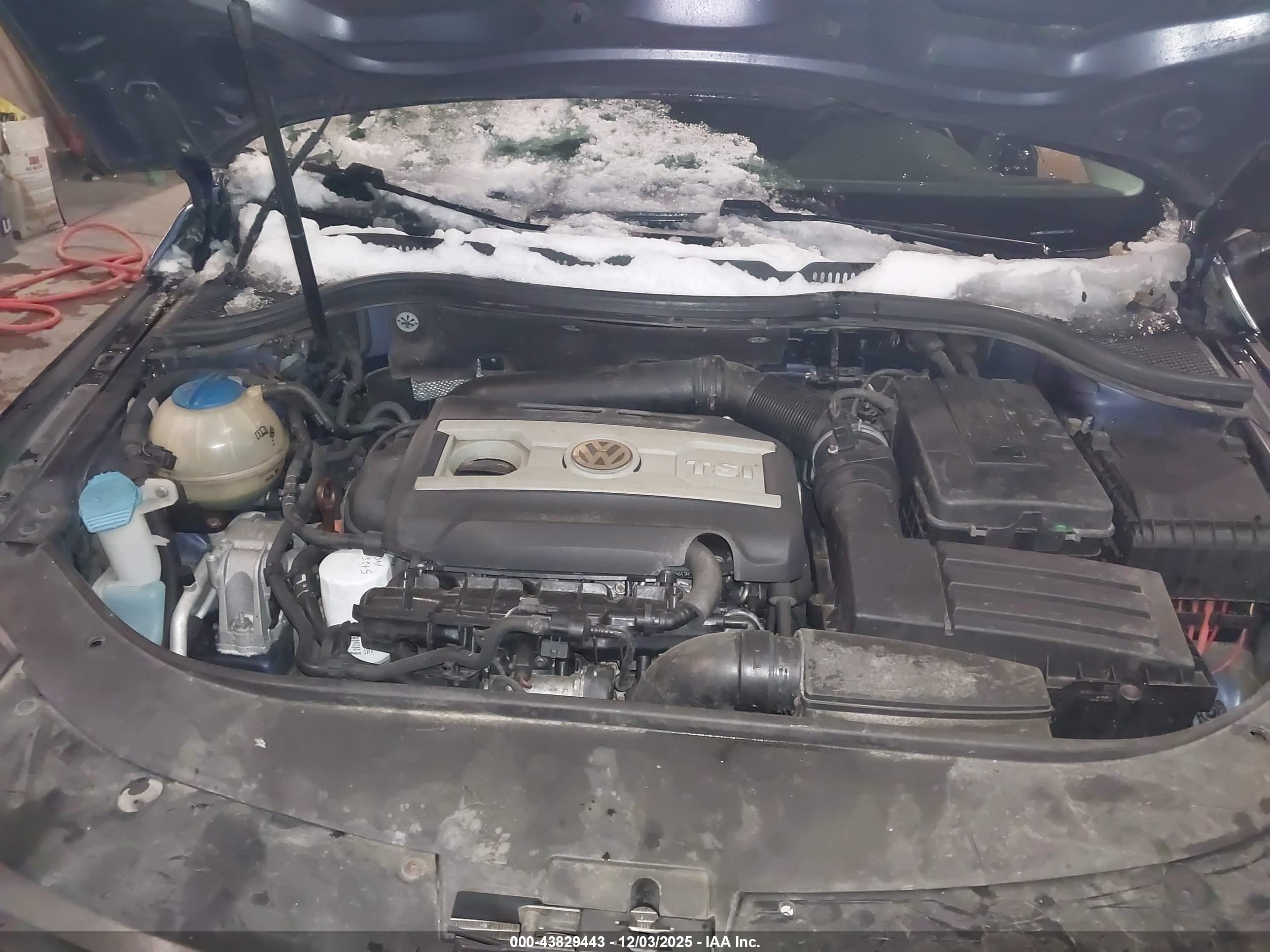 VOLKSWAGEN CC image 10
