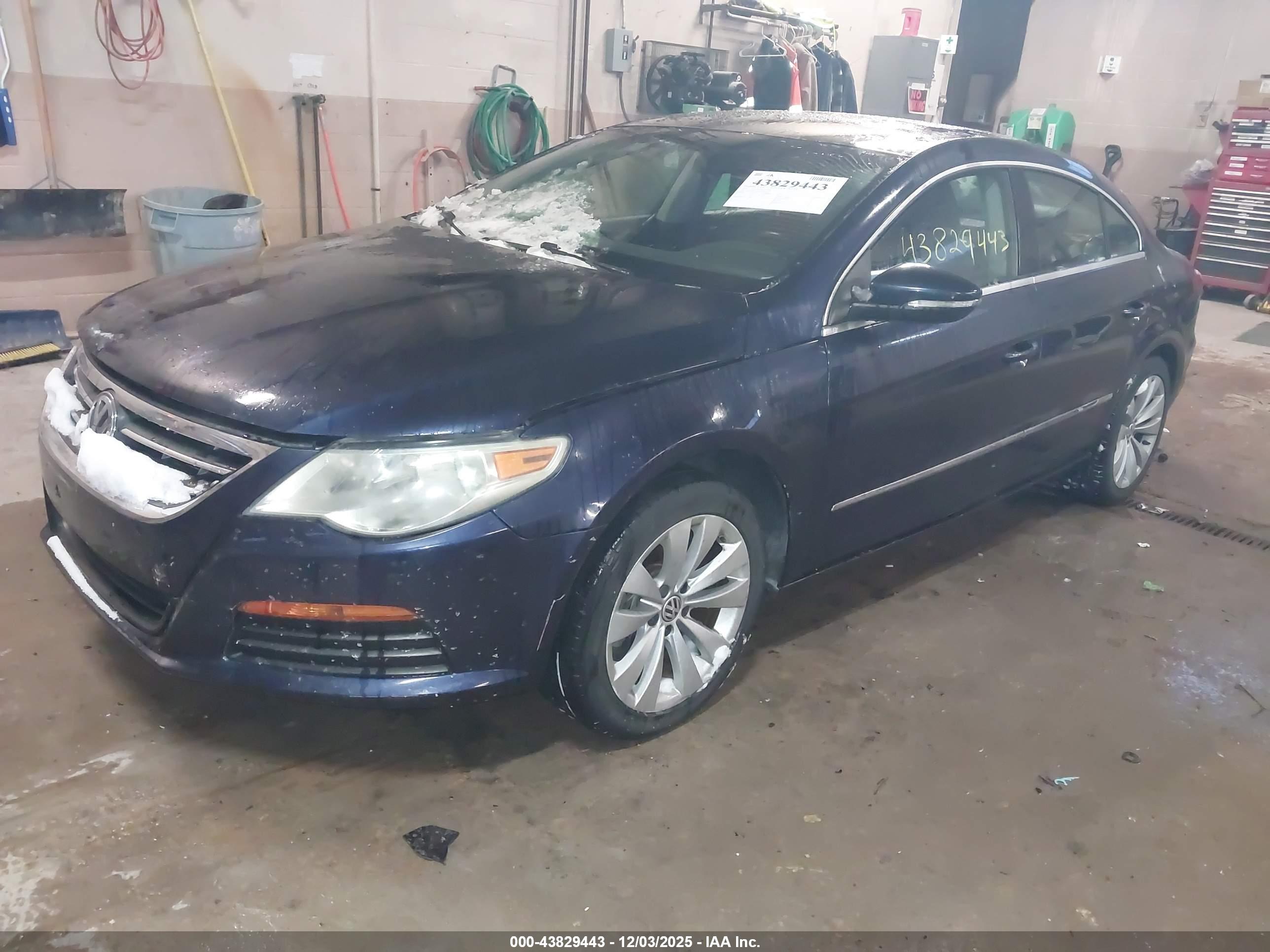 VOLKSWAGEN CC image 2