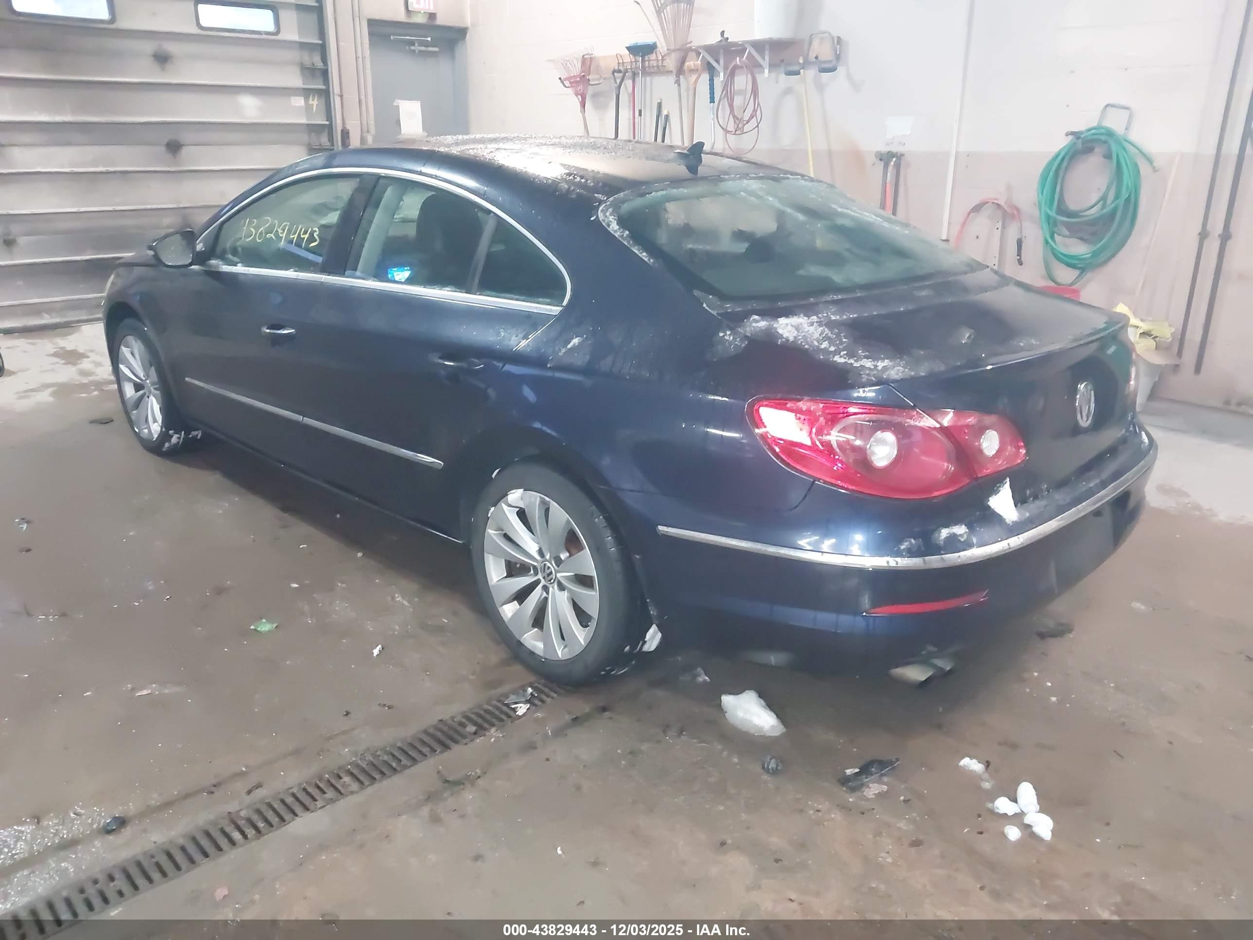 VOLKSWAGEN CC image 3