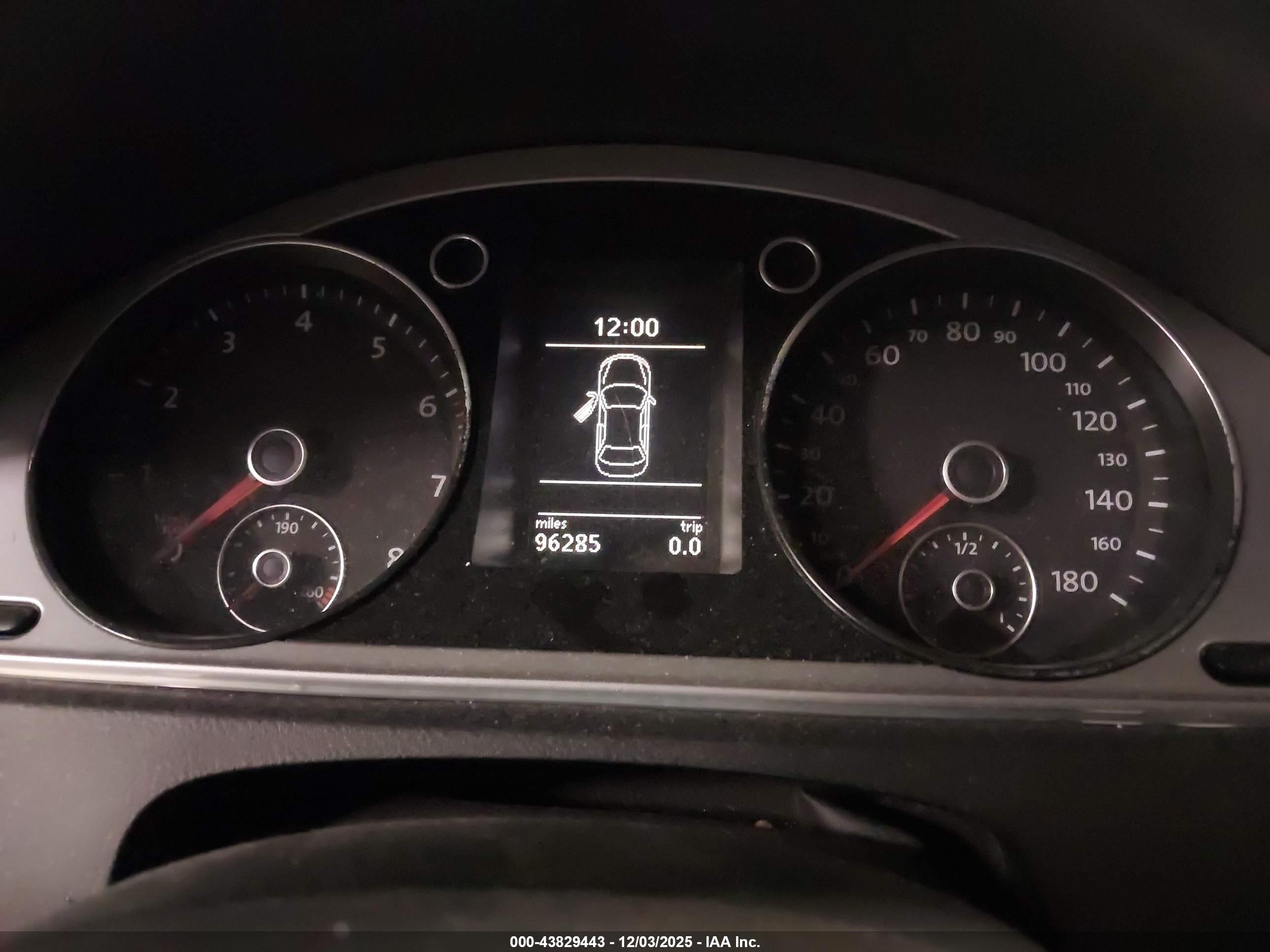 VOLKSWAGEN CC image 7