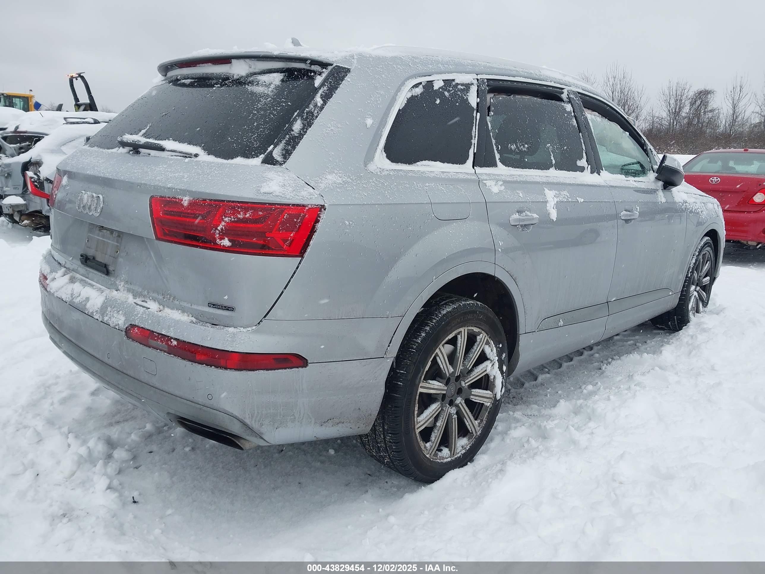 AUDI Q7 image 4