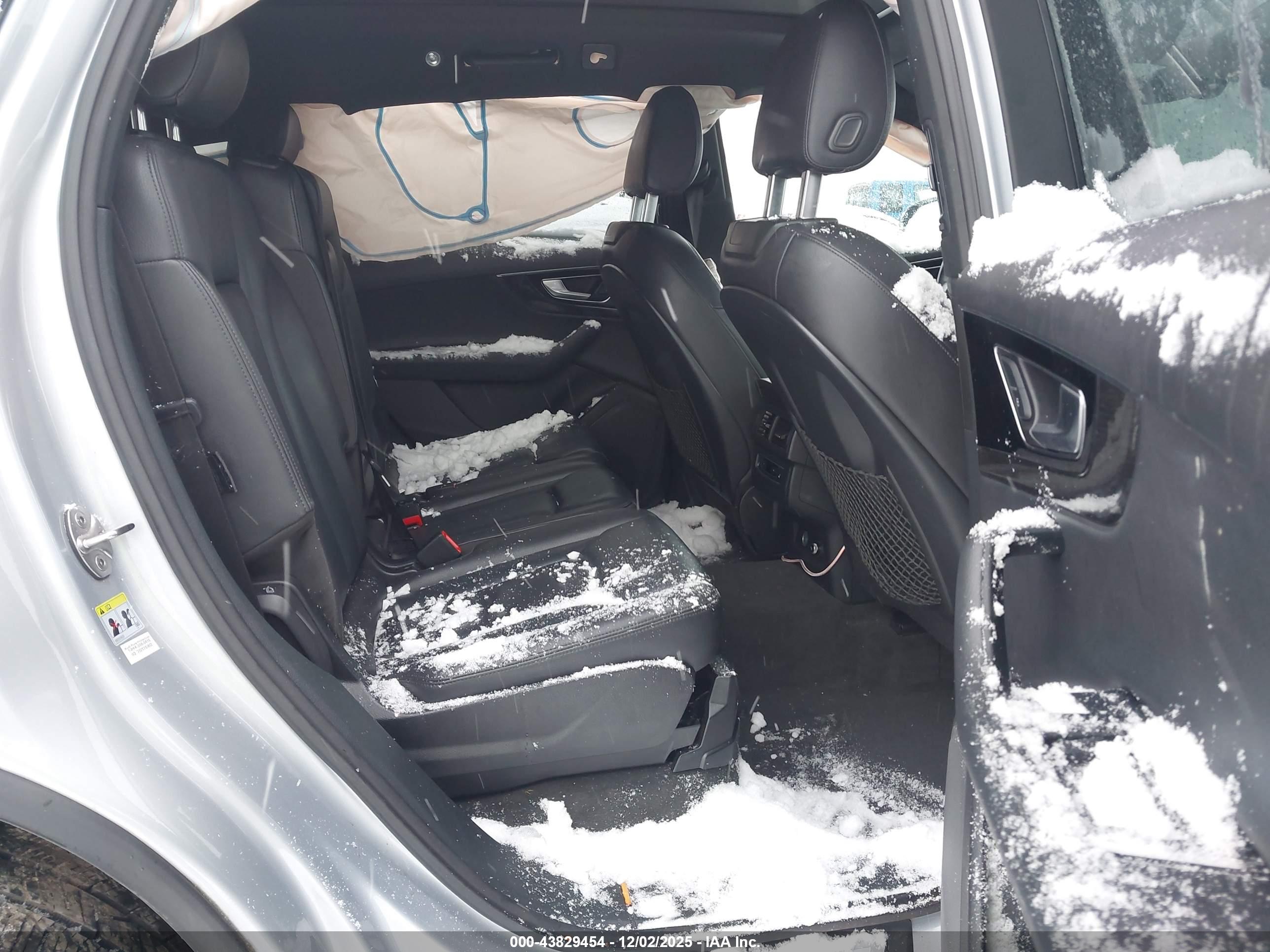 AUDI Q7 image 8