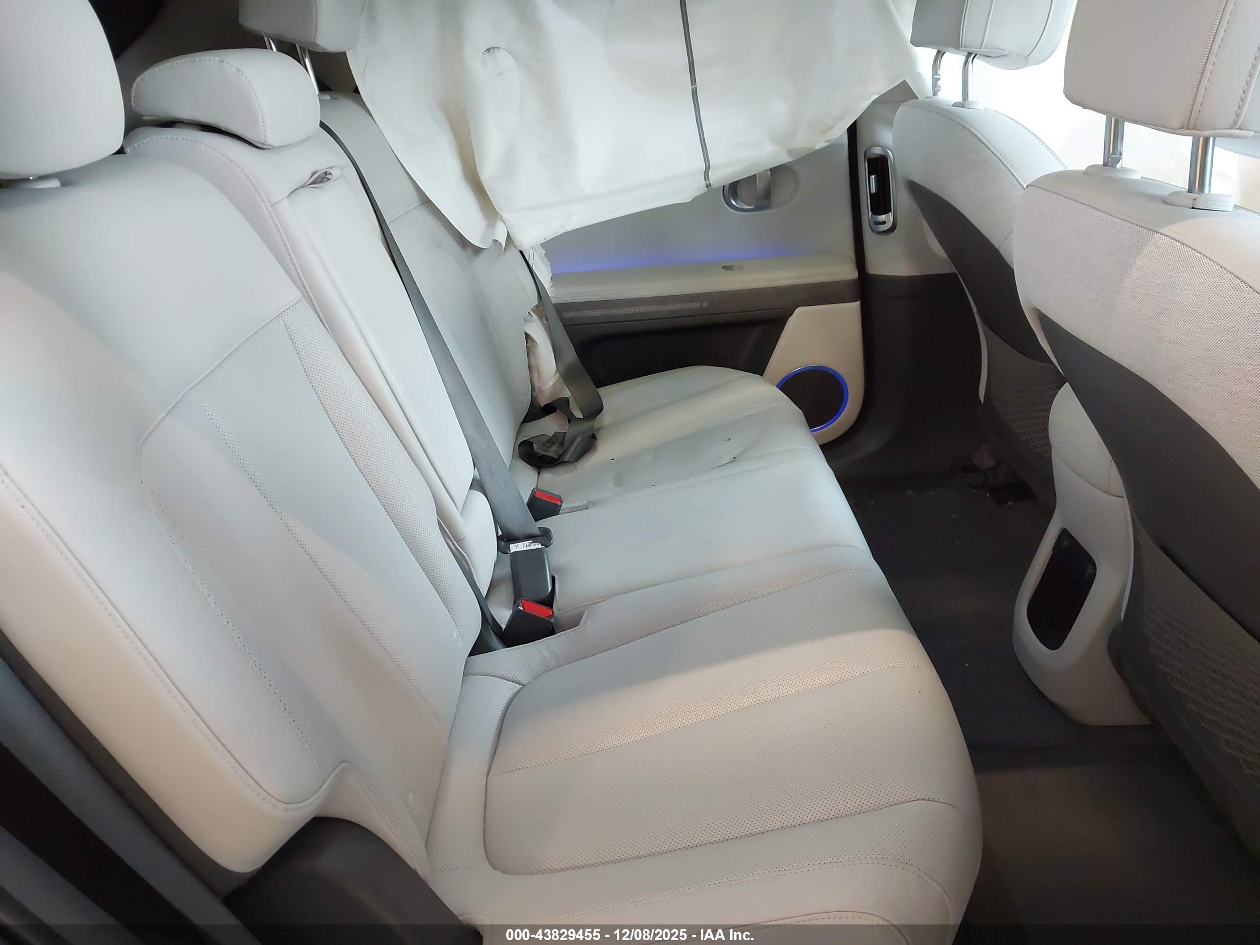 HYUNDAI IONIQ image 8