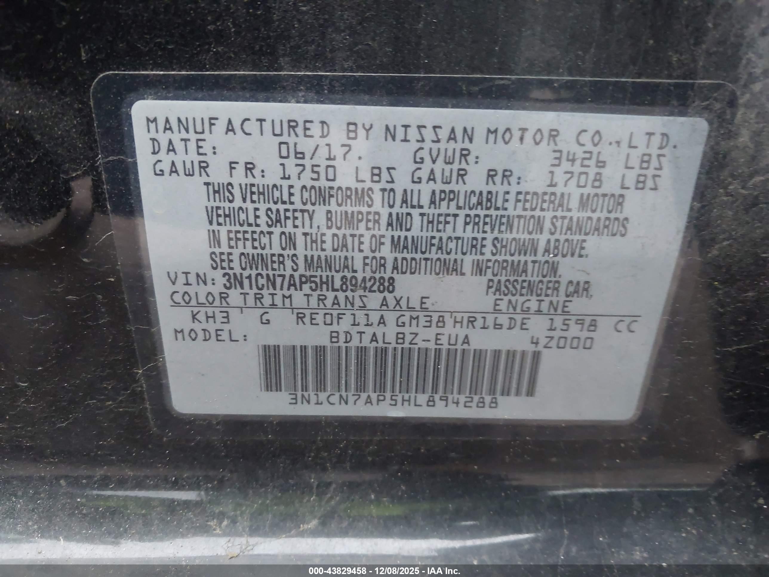 NISSAN VERSA image 9
