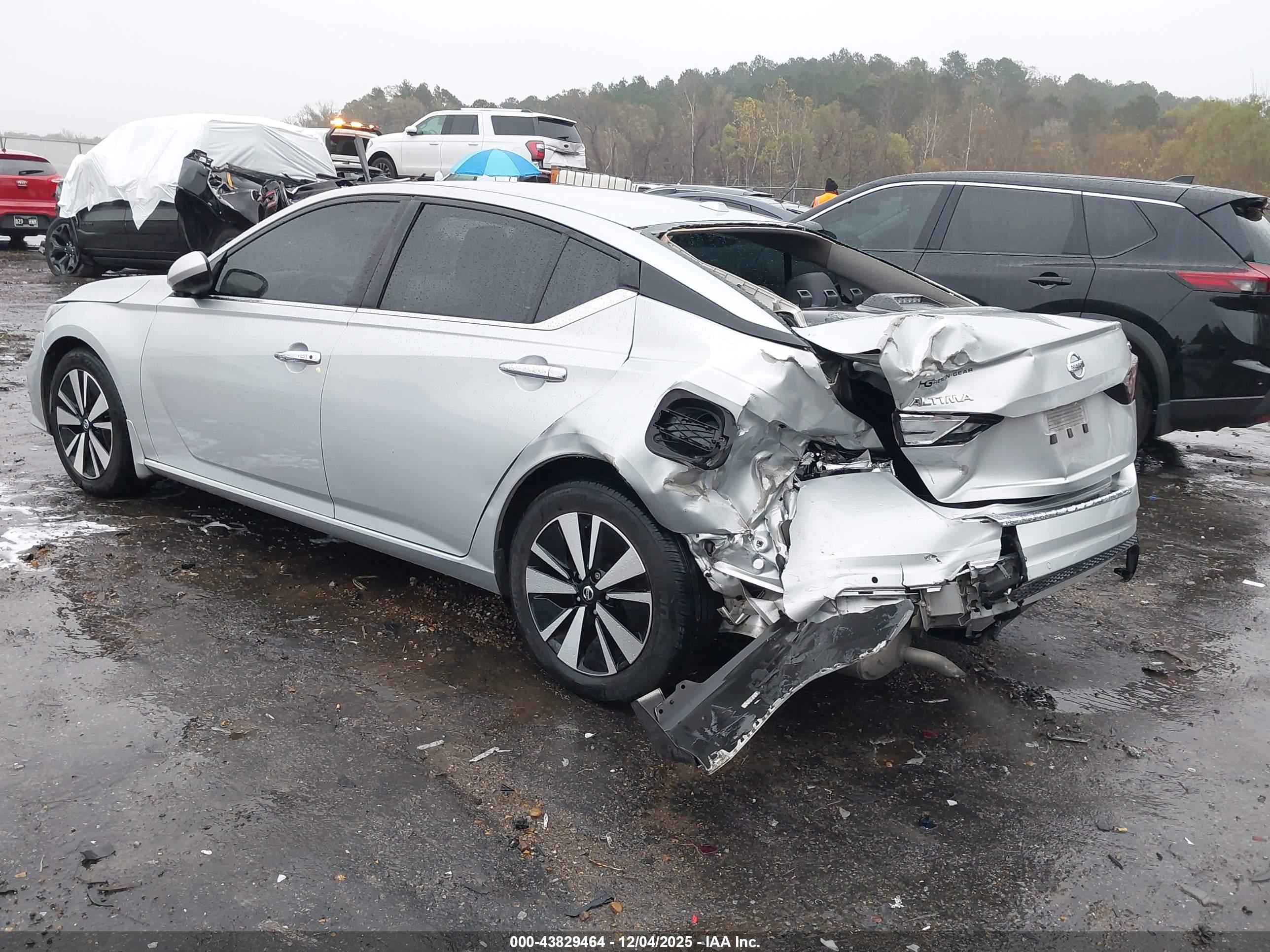 NISSAN ALTIMA image 3