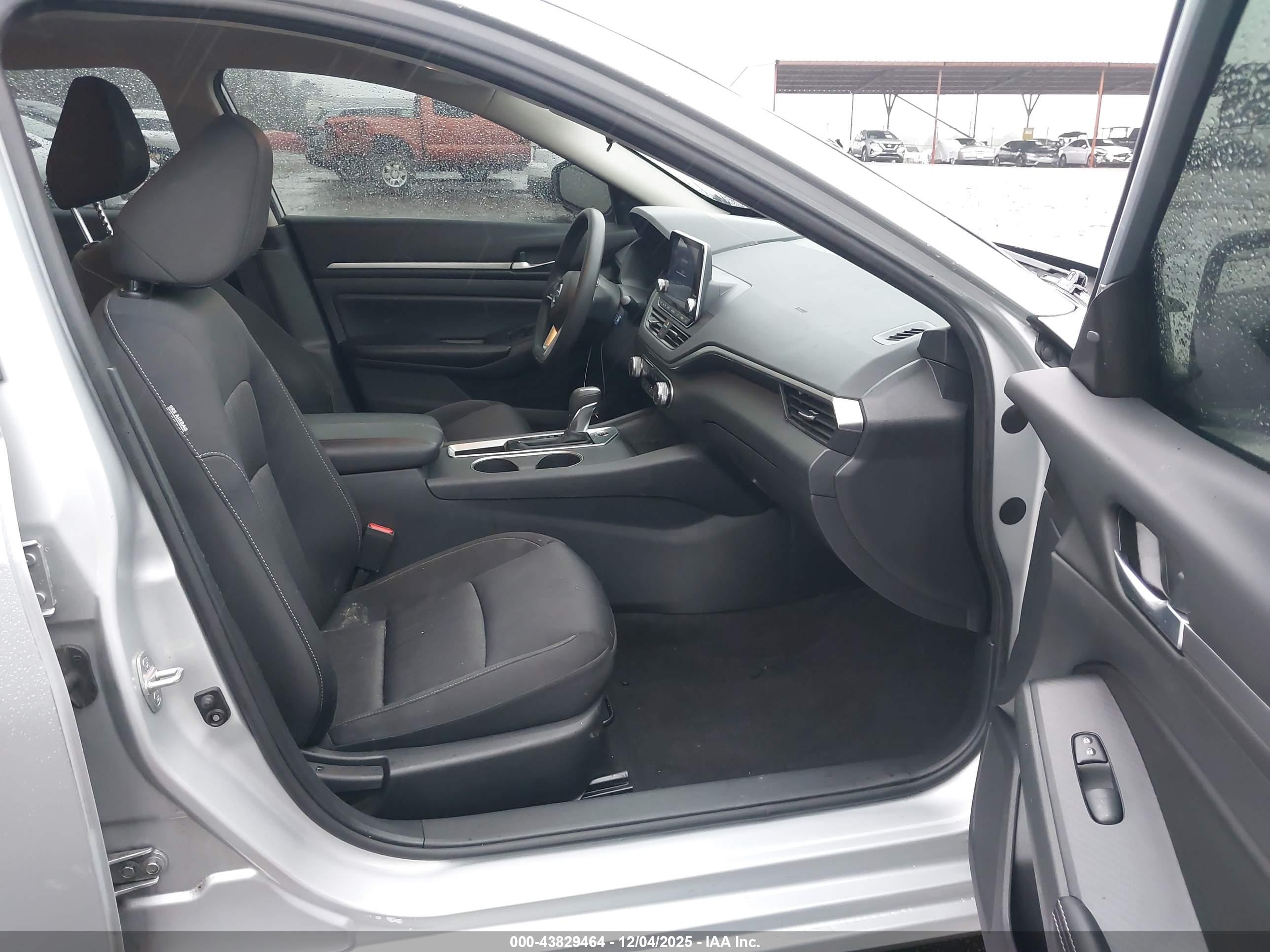 NISSAN ALTIMA image 5