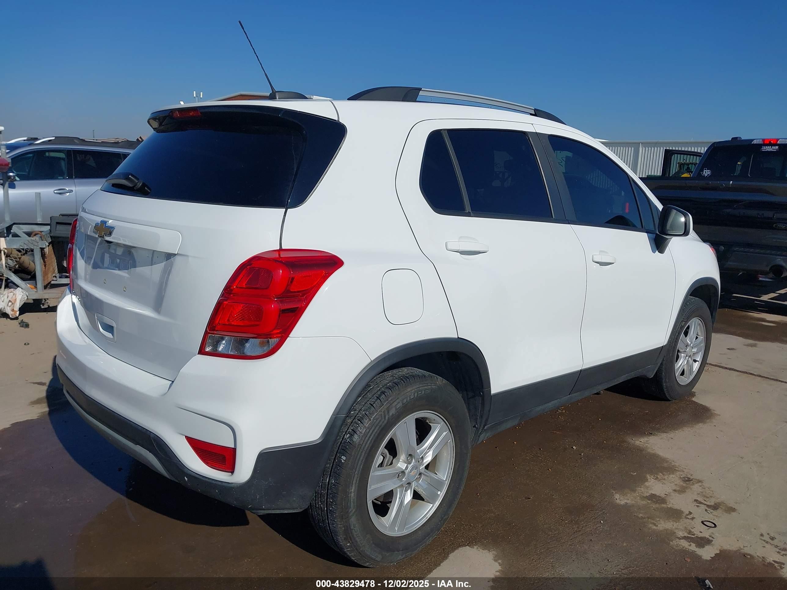 CHEVROLET TRAX image 4