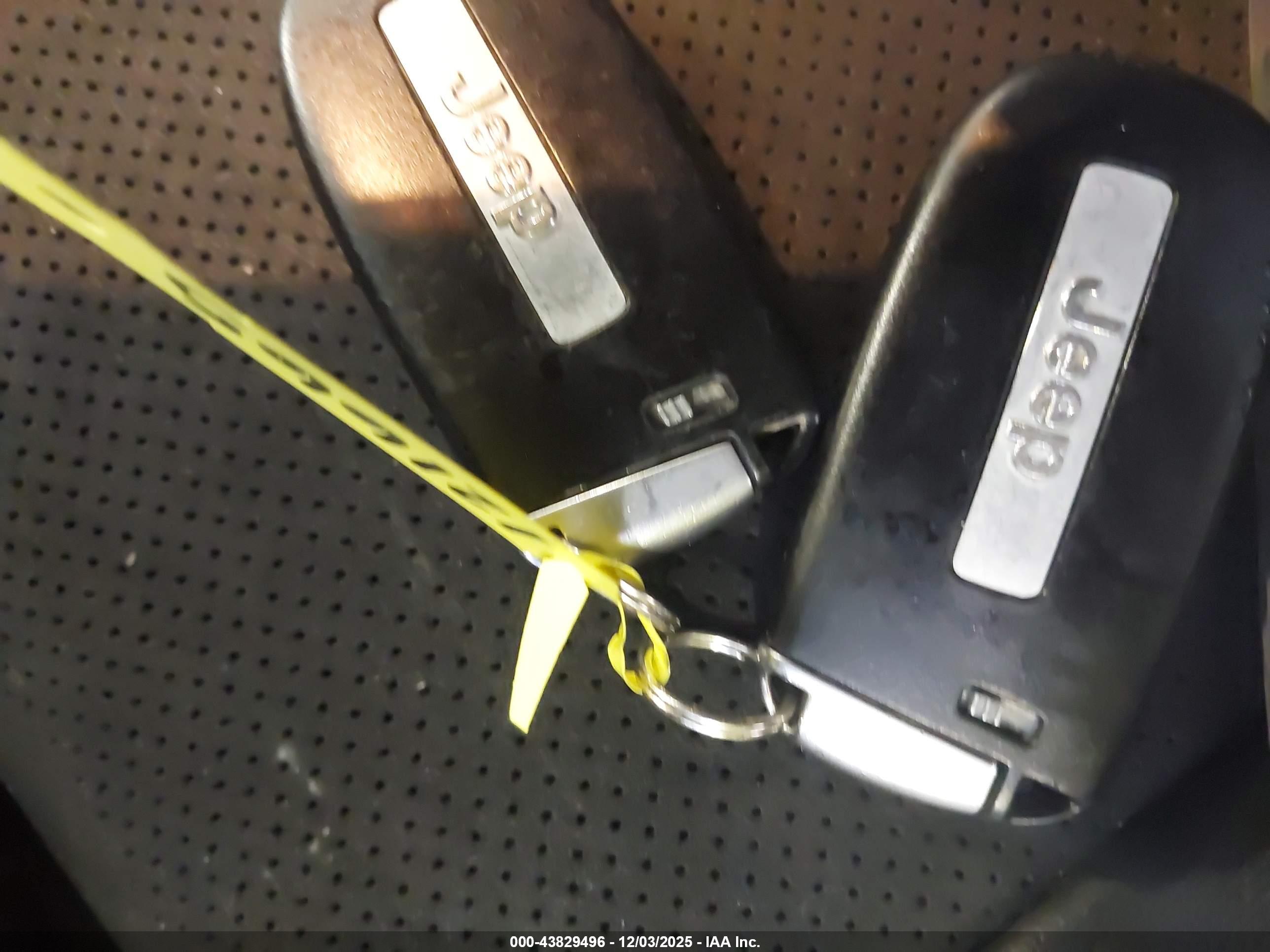 JEEP GRAND image 11