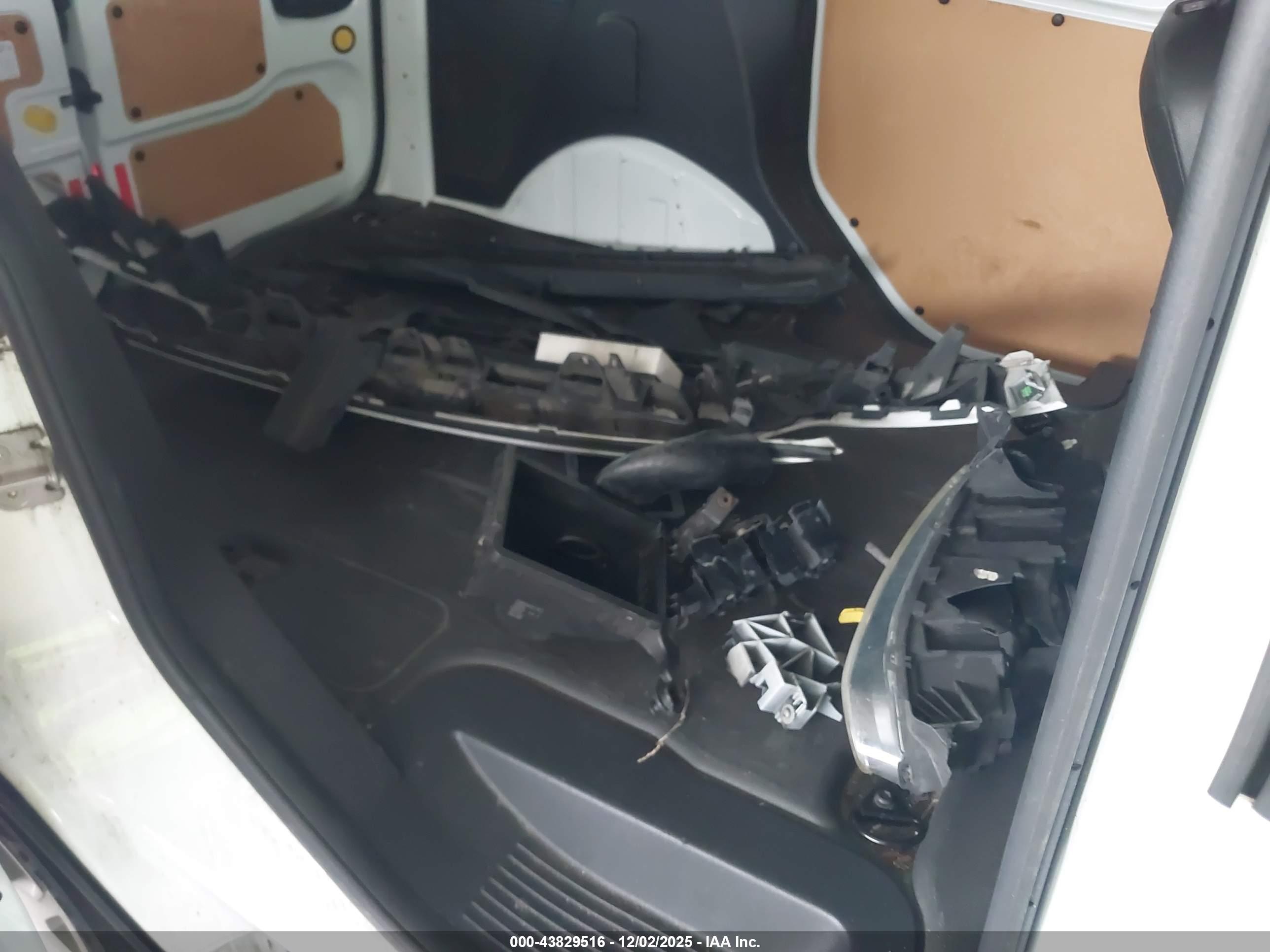 FORD TRANSIT image 8