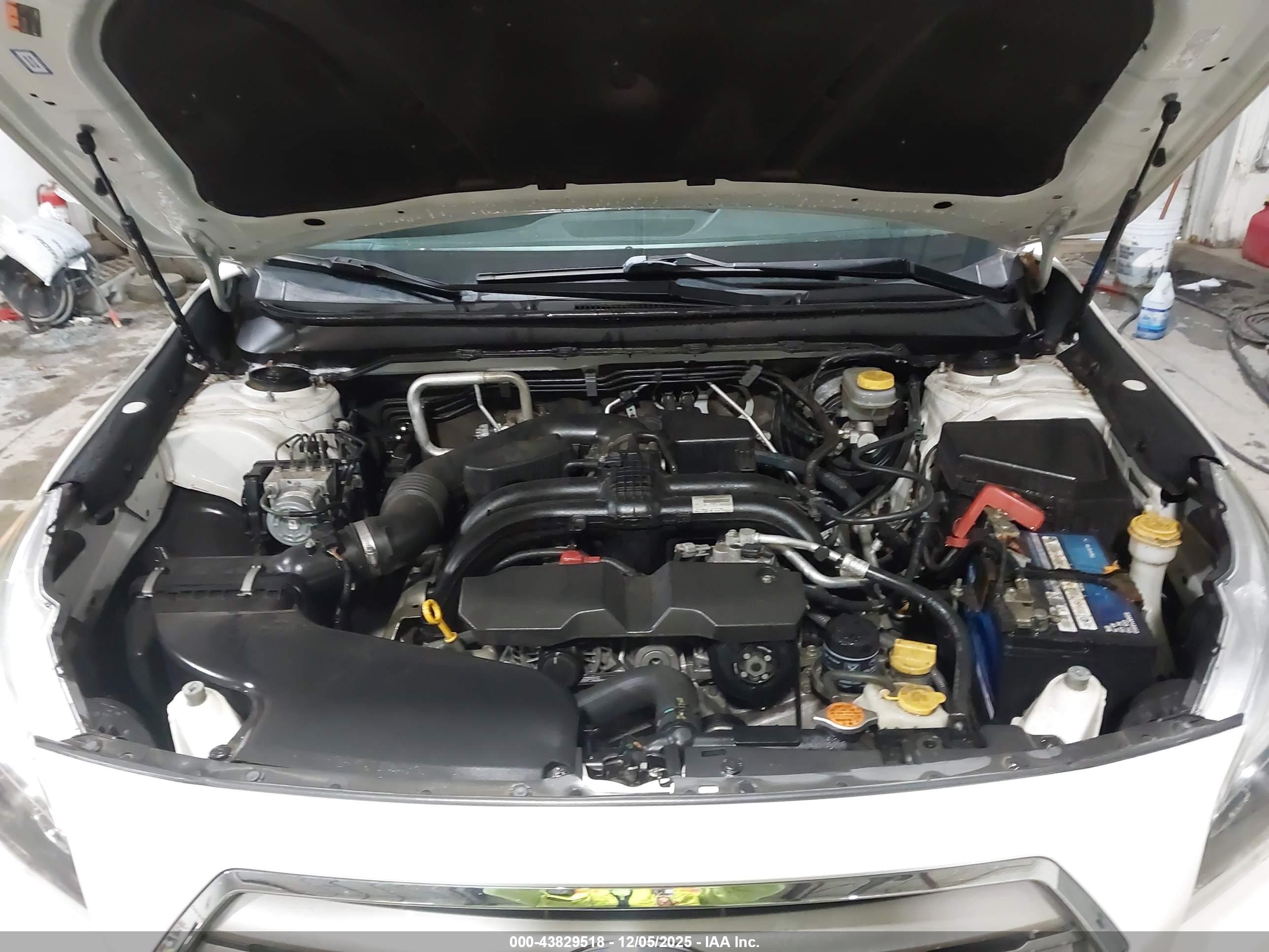 SUBARU OUTBACK image 10