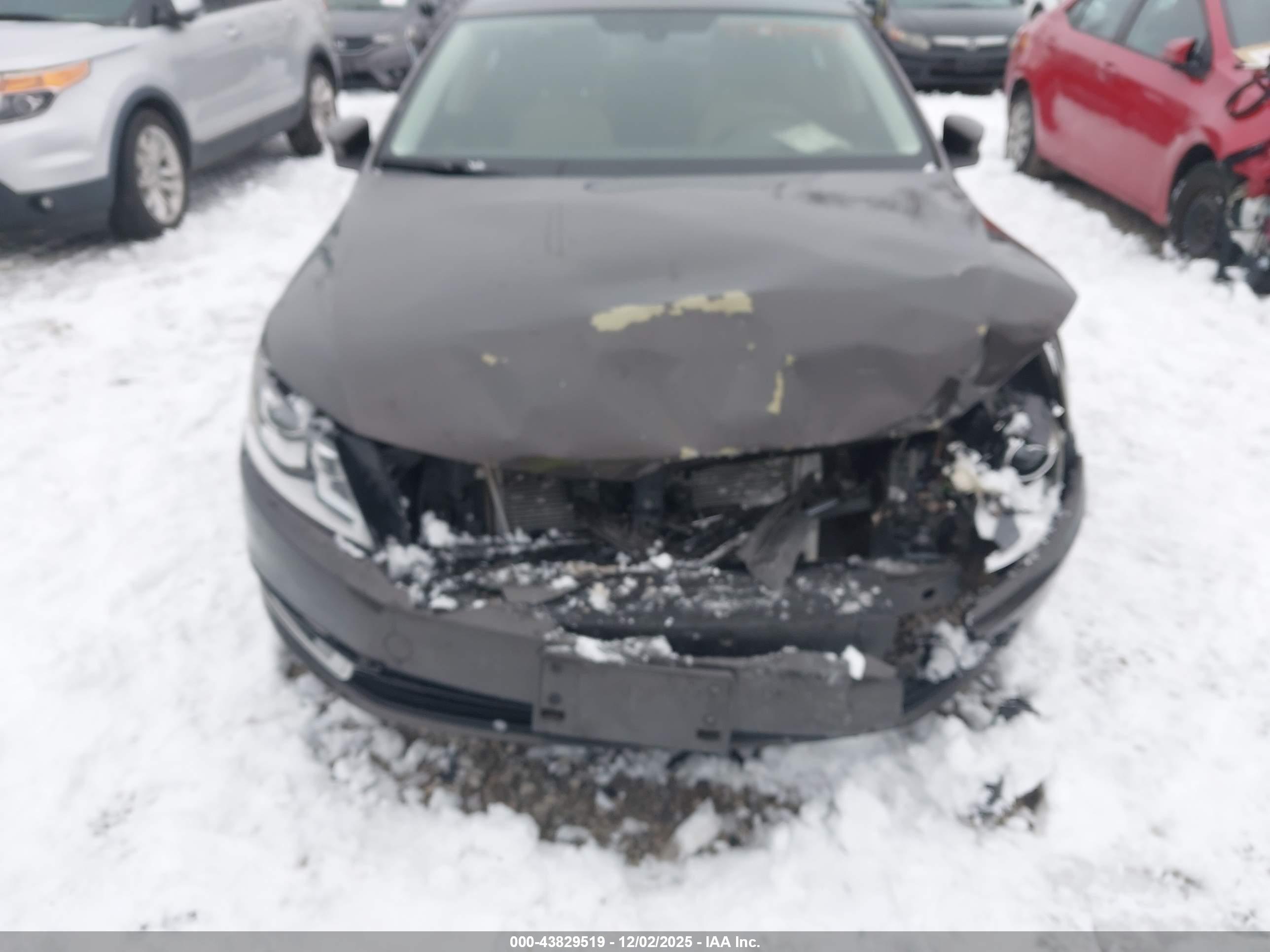 VOLKSWAGEN CC image 6