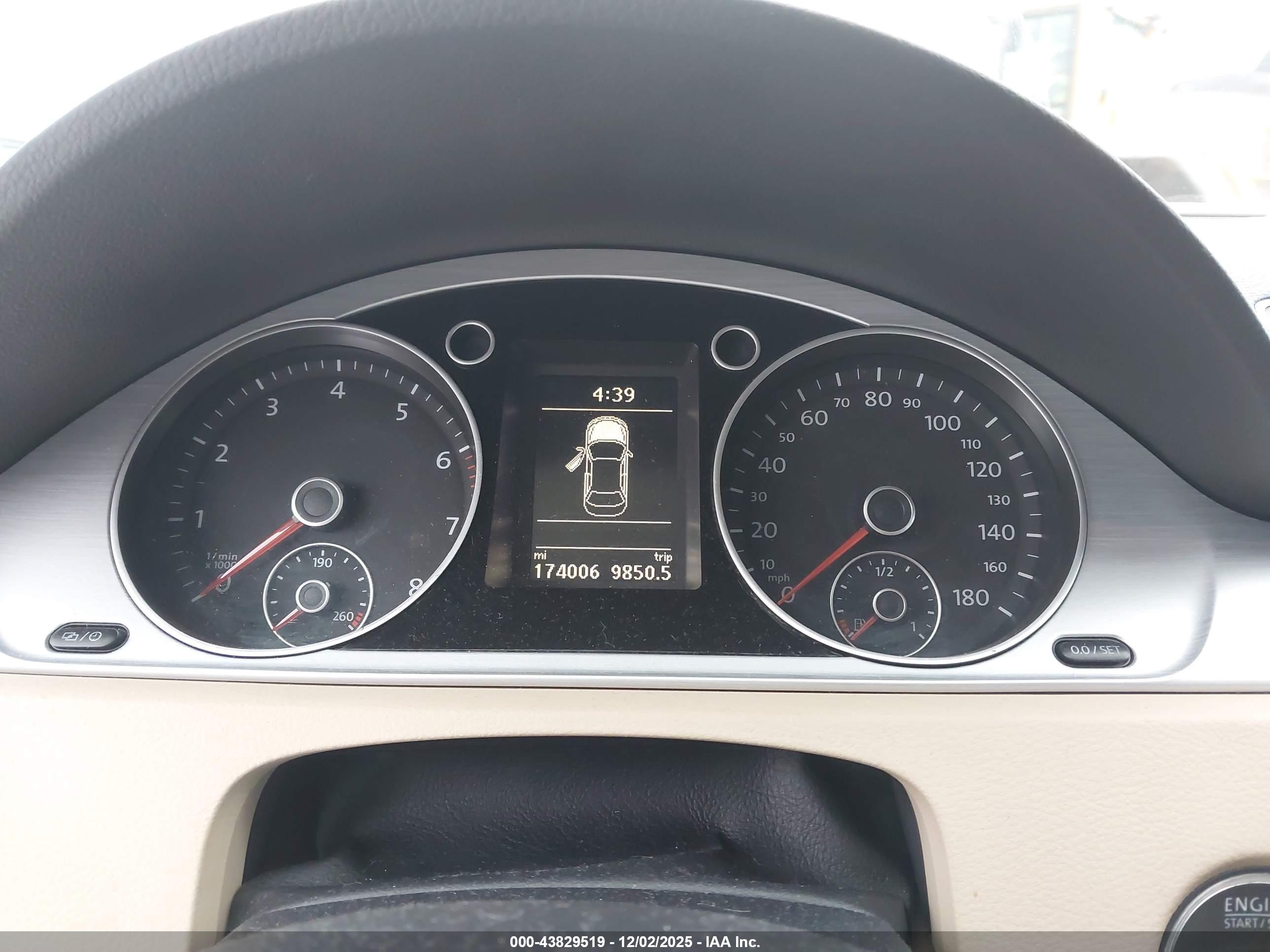 VOLKSWAGEN CC image 7
