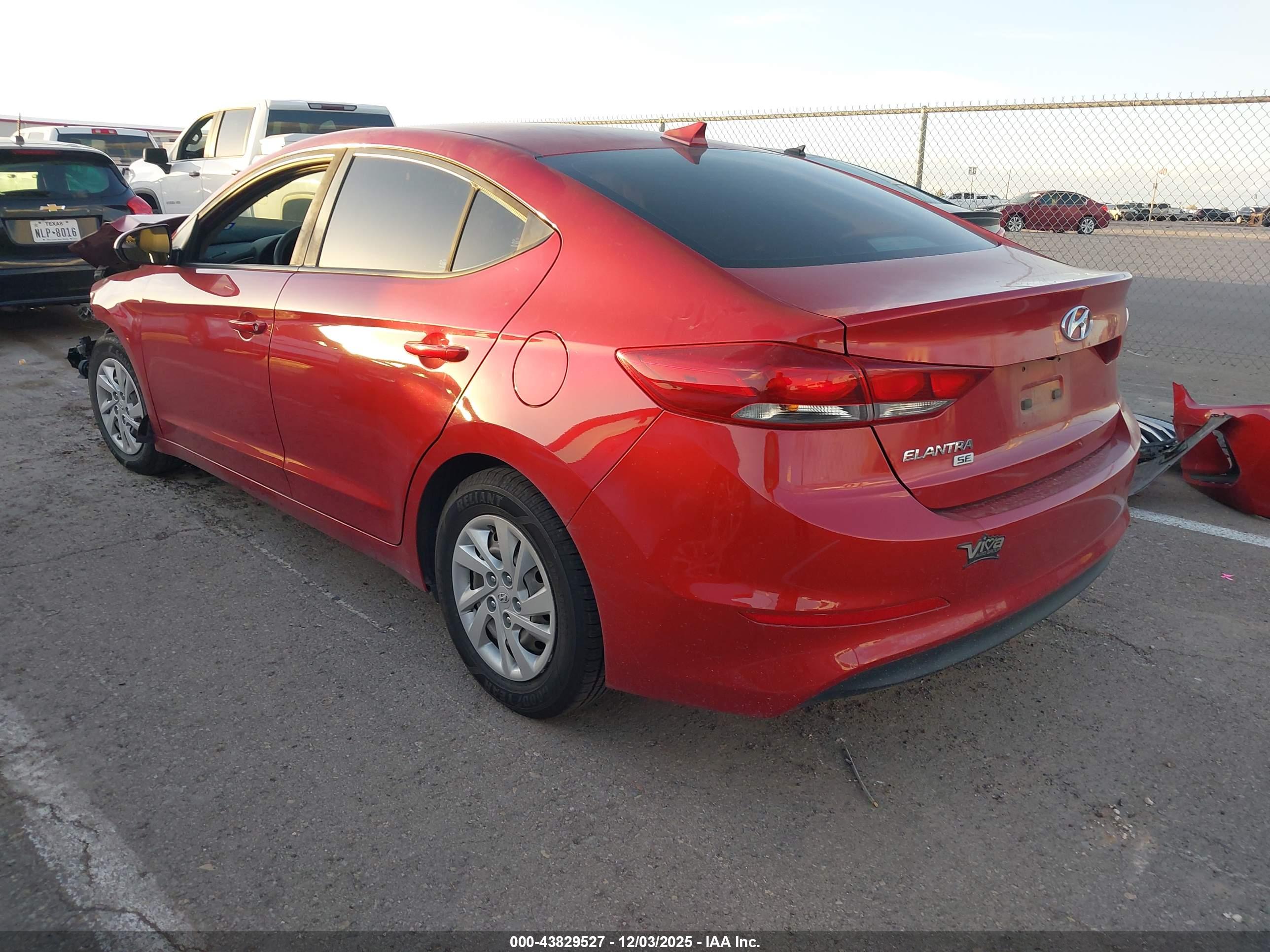 HYUNDAI ELANTRA image 3