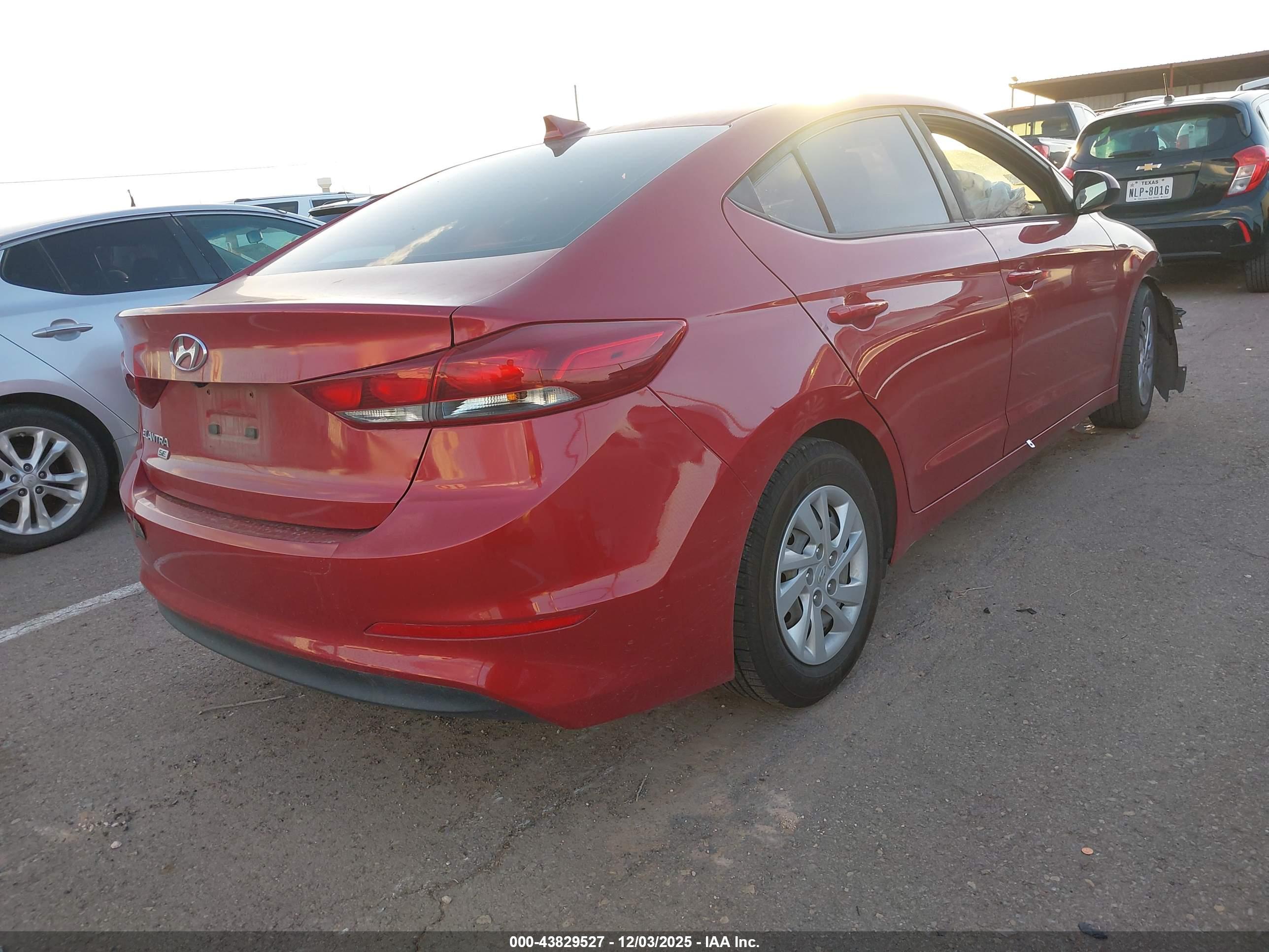 HYUNDAI ELANTRA image 4