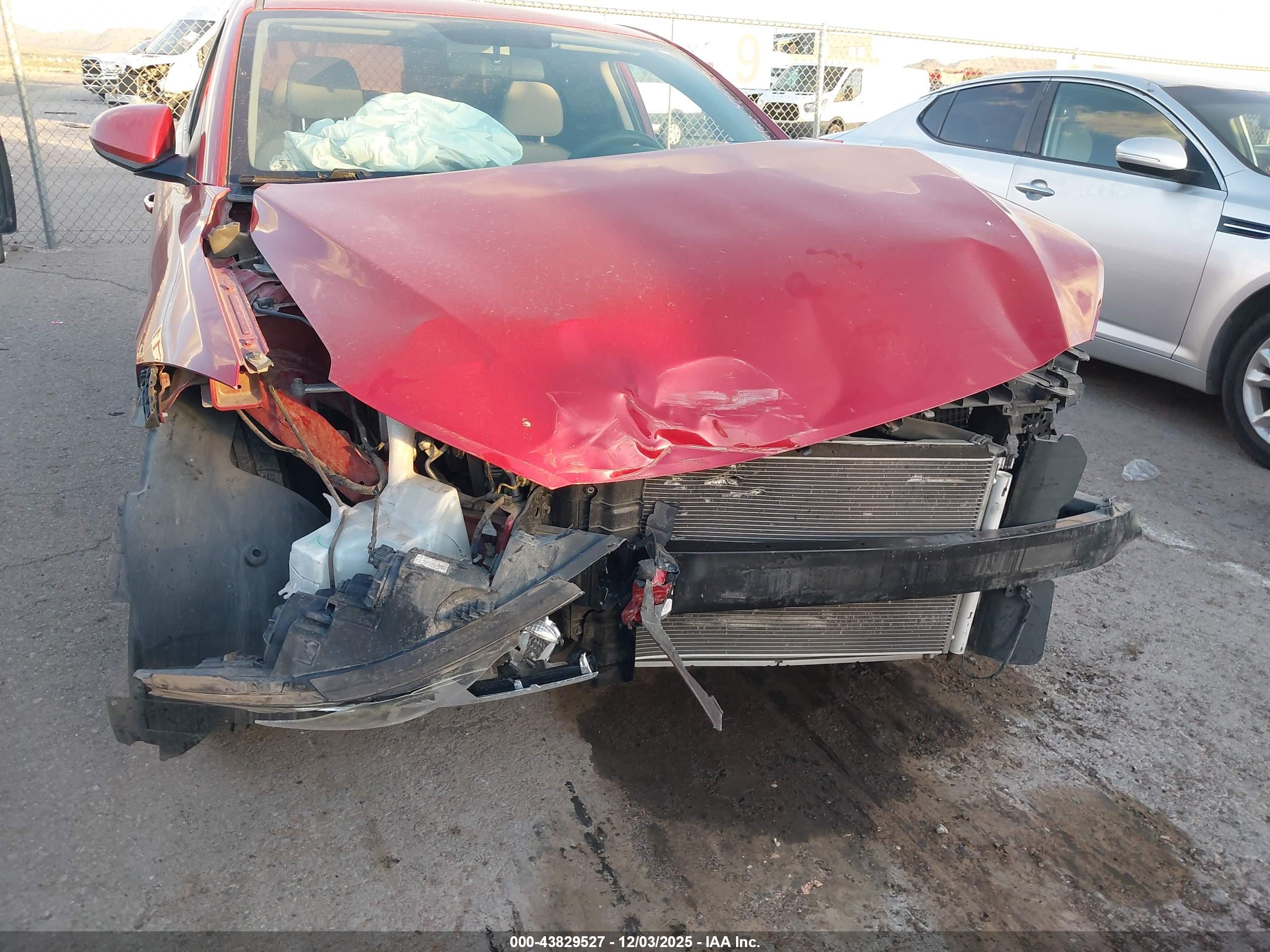 HYUNDAI ELANTRA image 6