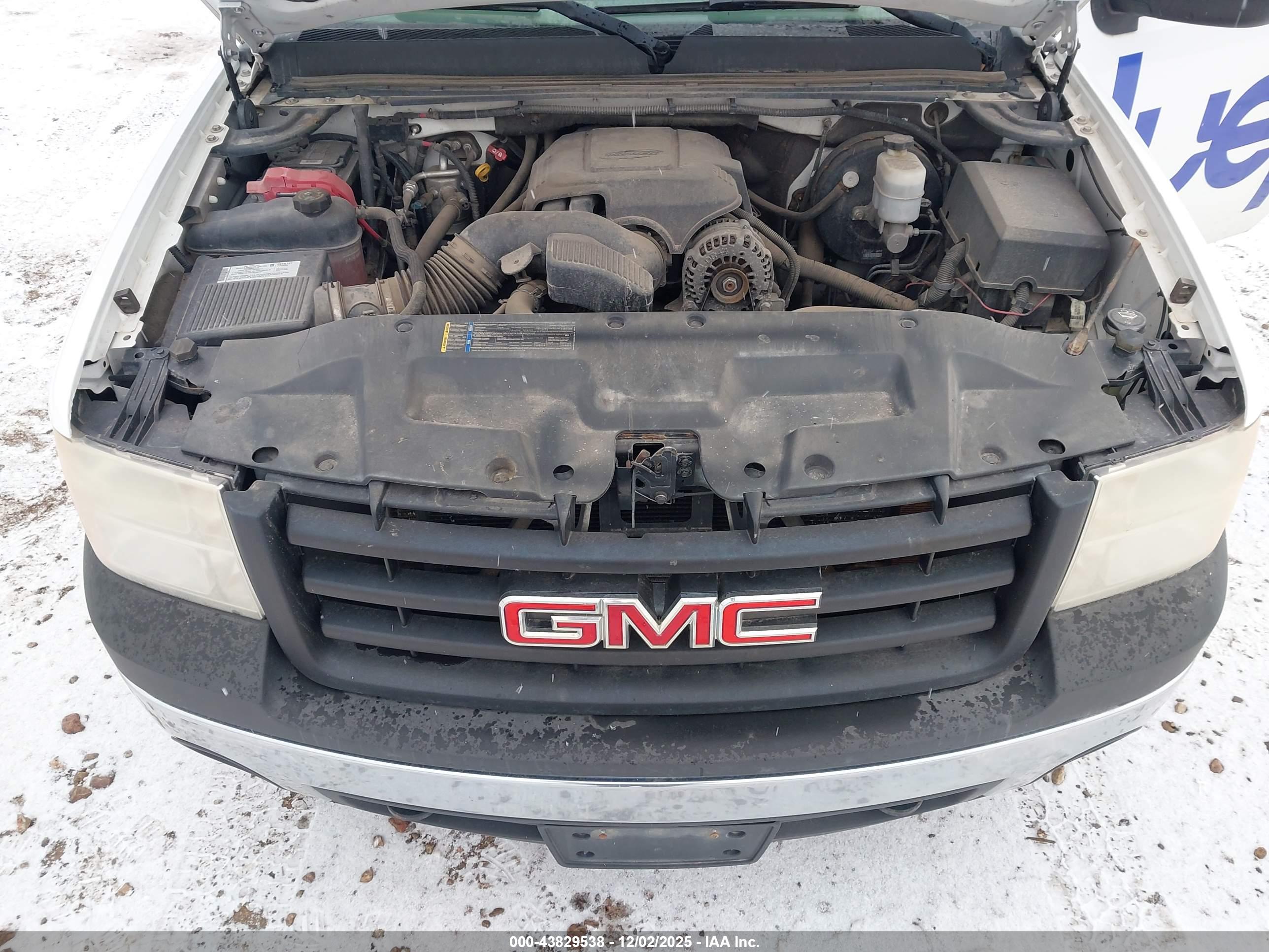 GMC SIERRA image 10