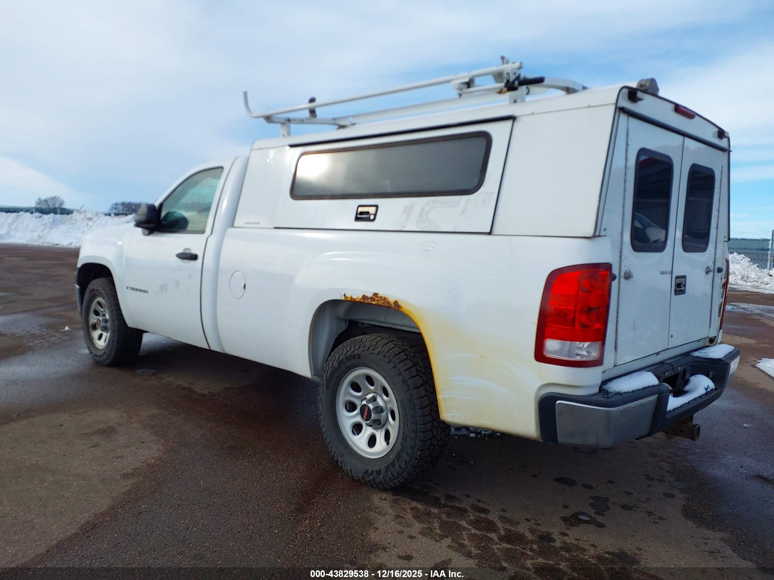 GMC SIERRA image 3