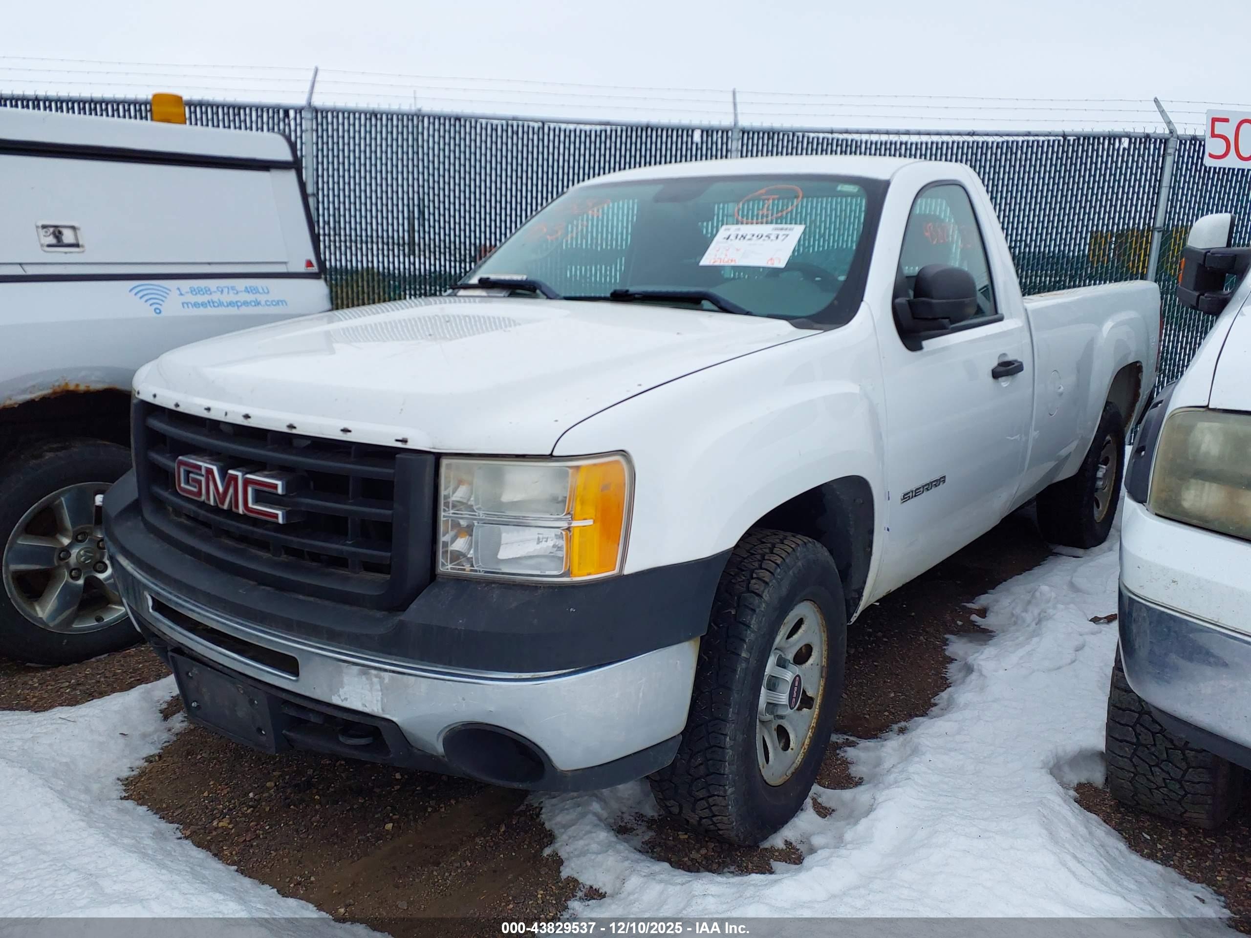 GMC SIERRA image 2