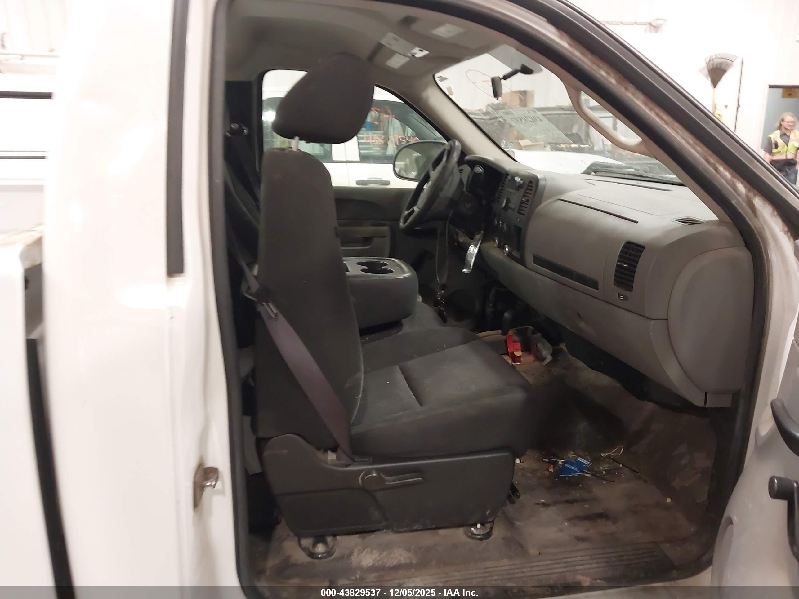 GMC SIERRA image 5