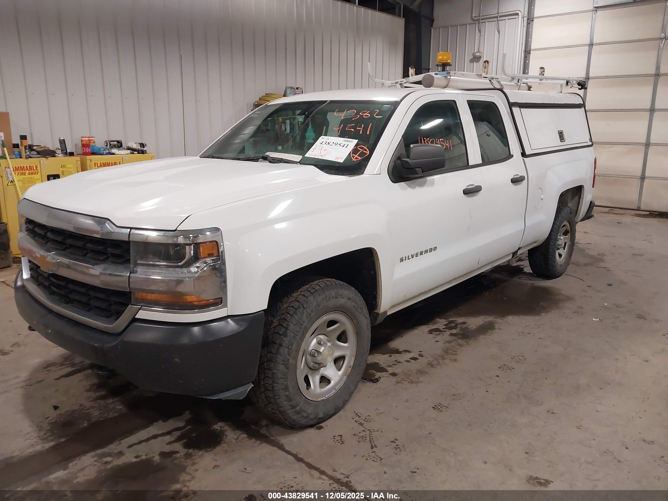 CHEVROLET SILVERADO image 2