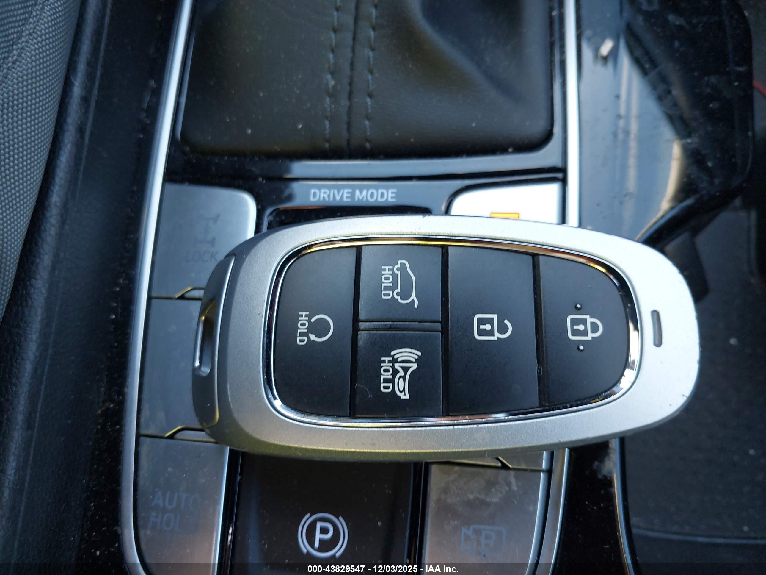 HYUNDAI TUCSON image 11