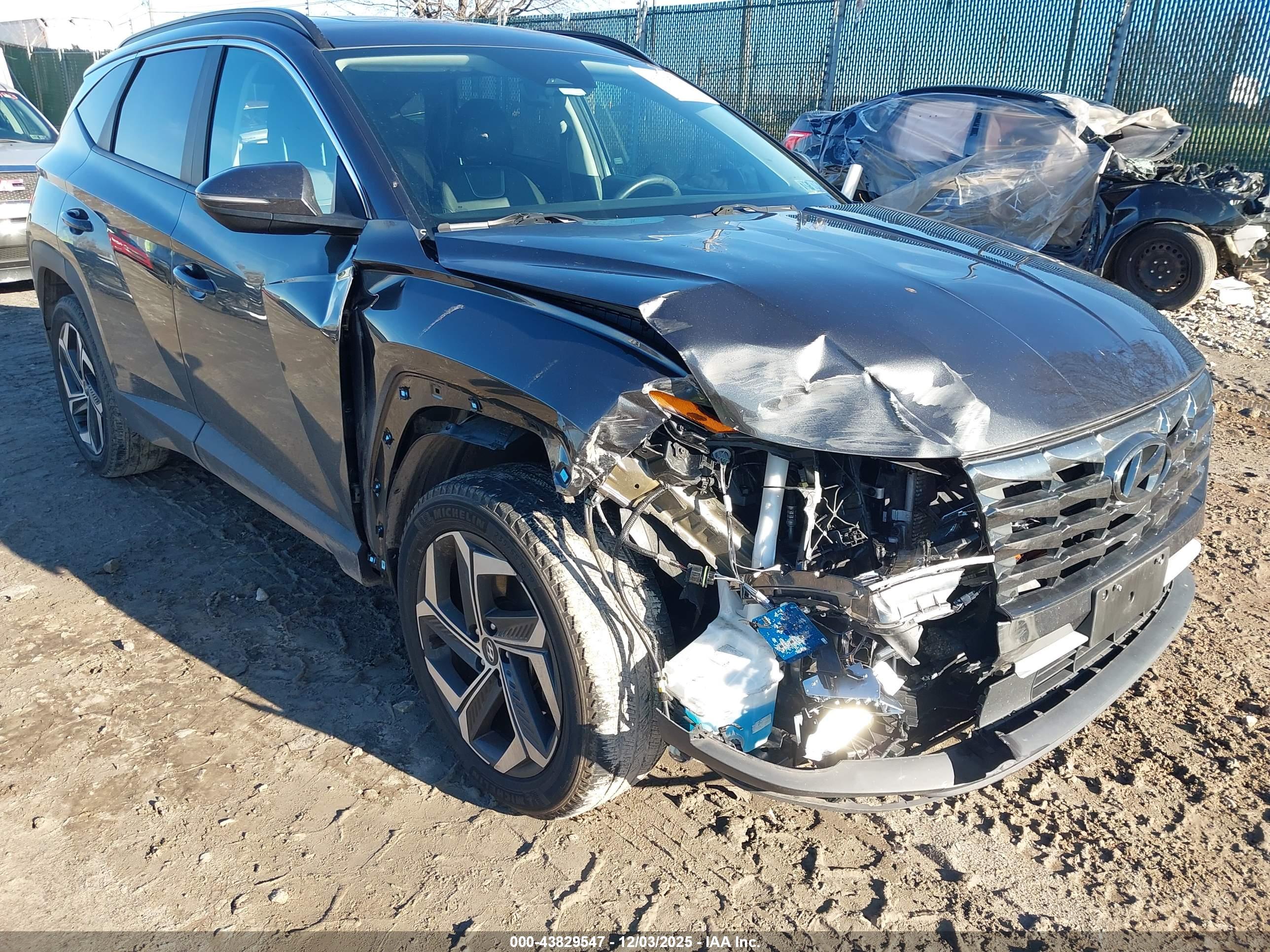 HYUNDAI TUCSON image 6