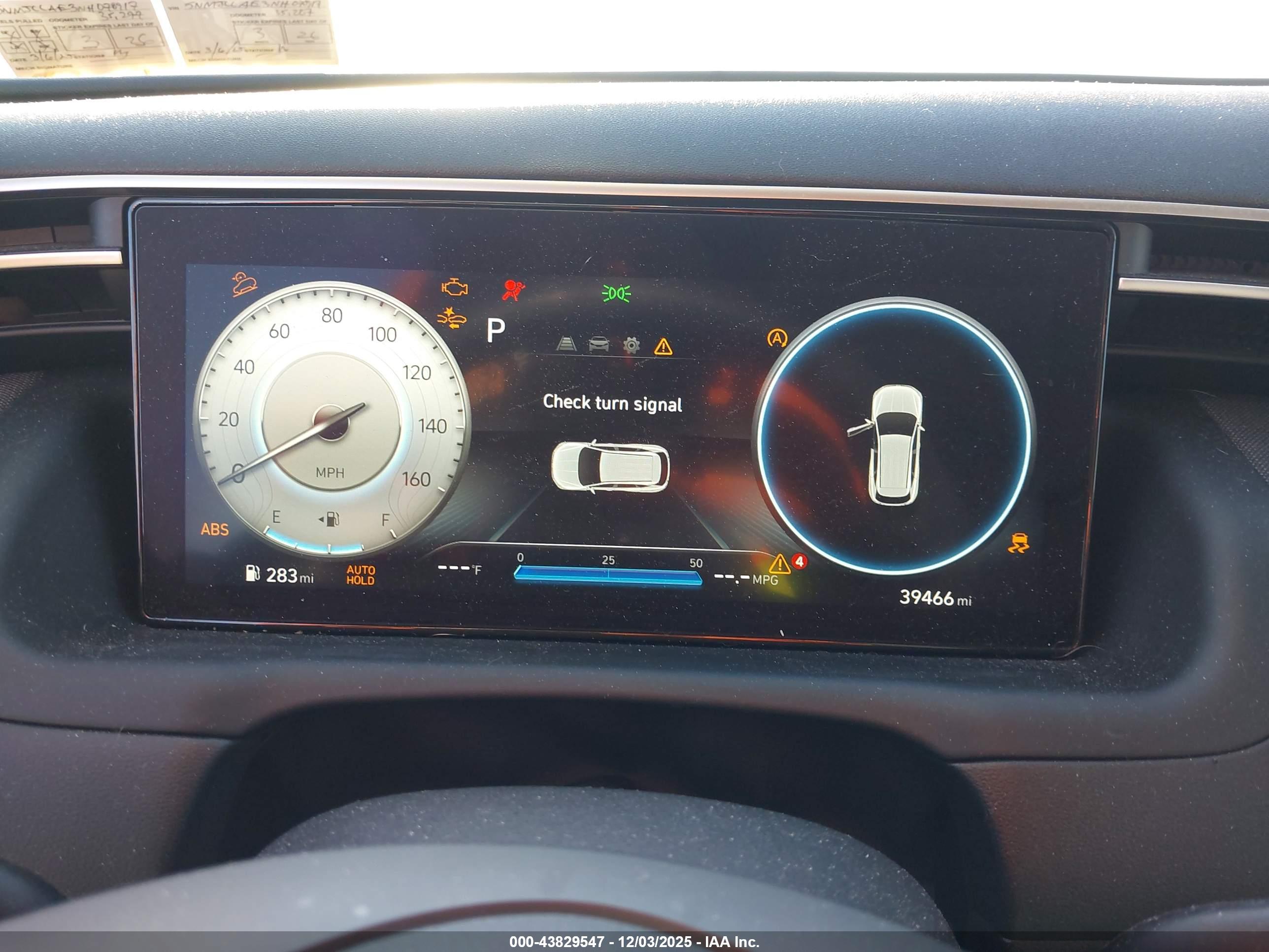 HYUNDAI TUCSON image 7