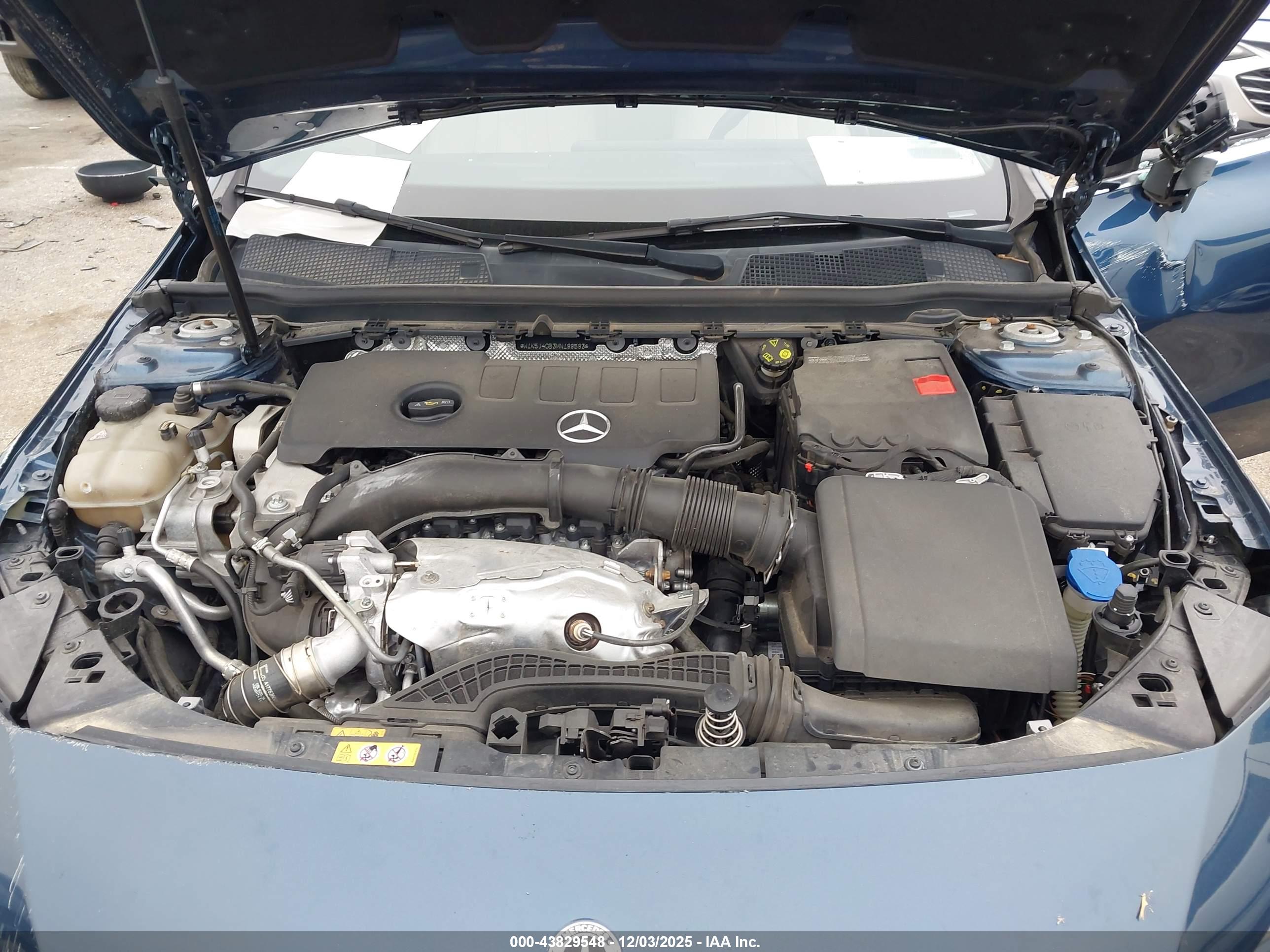 MERCEDES-BENZ CLA image 10