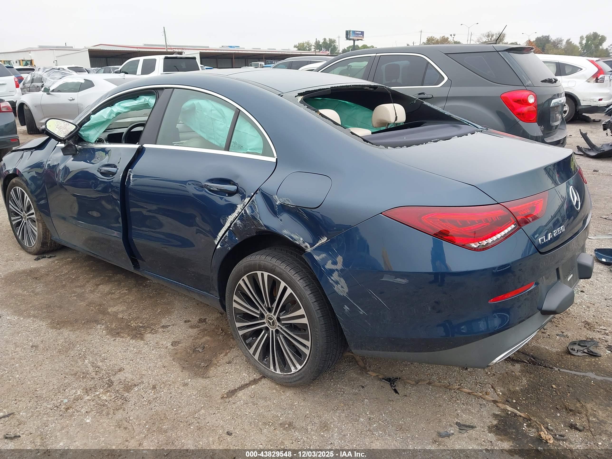 MERCEDES-BENZ CLA image 3