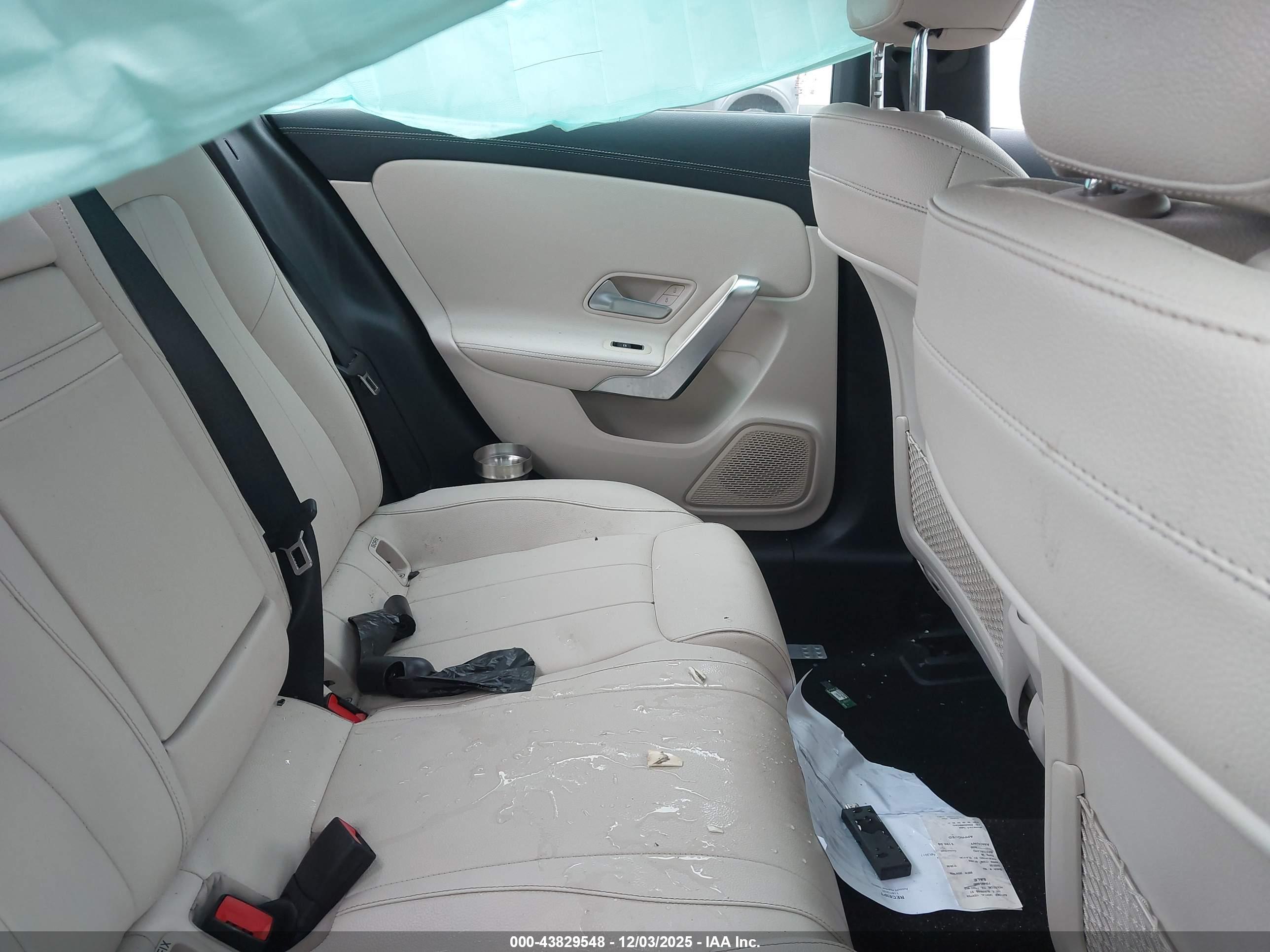 MERCEDES-BENZ CLA image 8