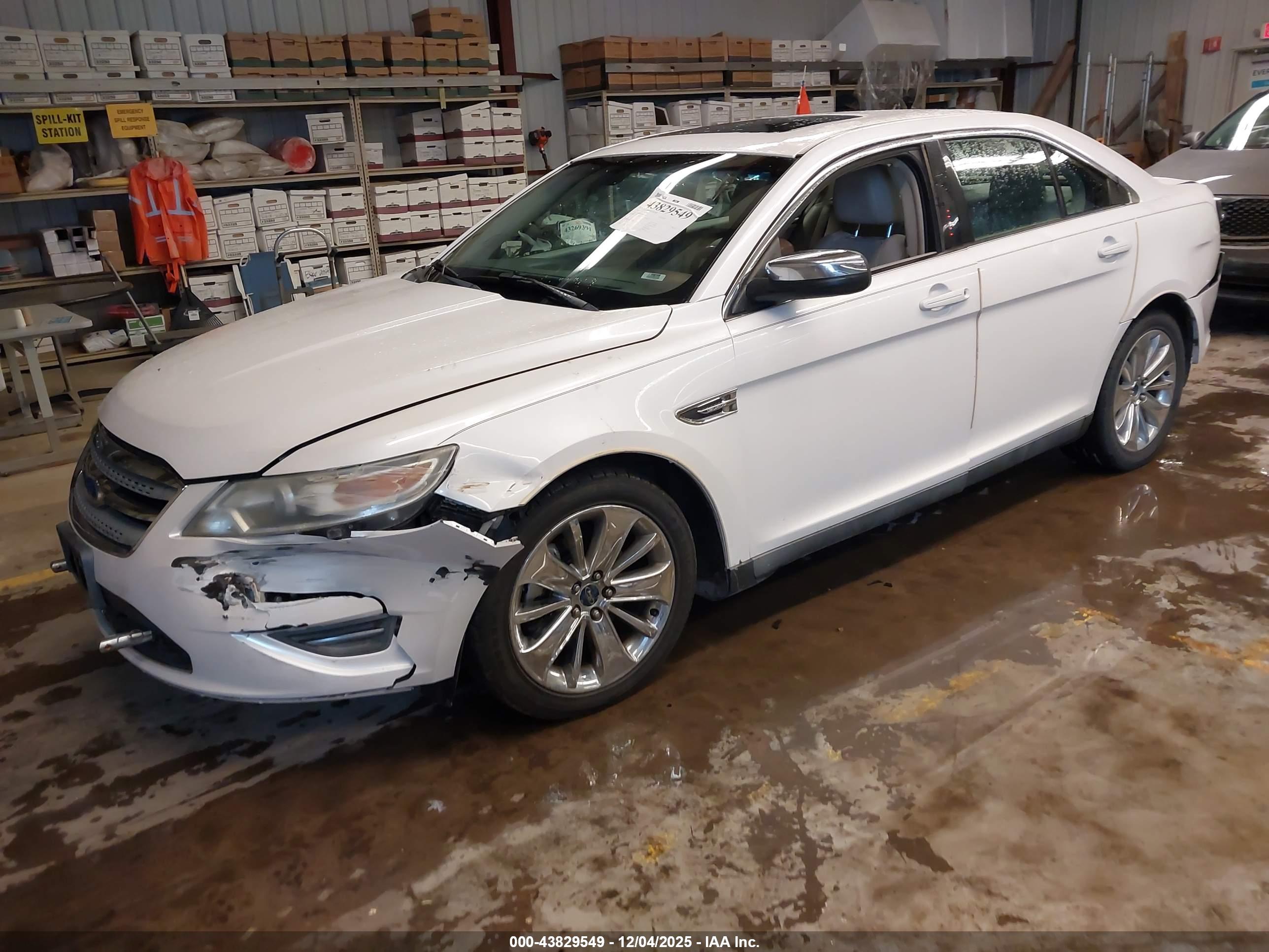 FORD TAURUS image 2