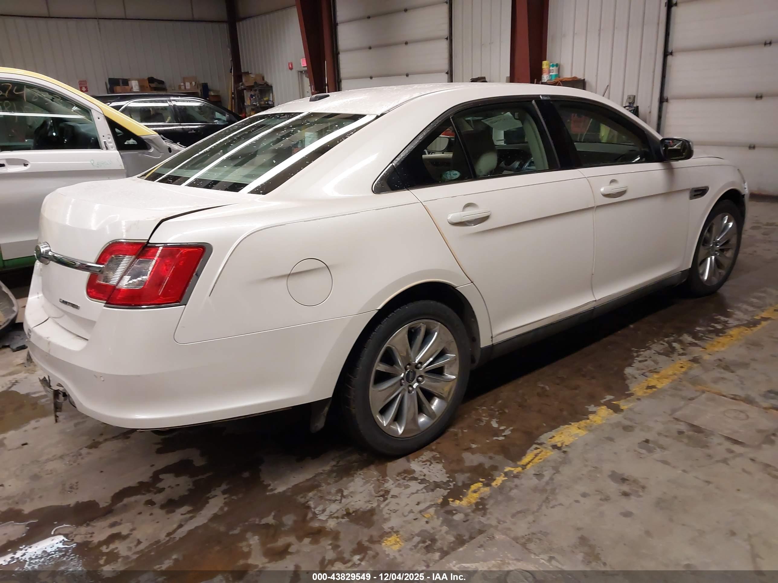 FORD TAURUS image 4