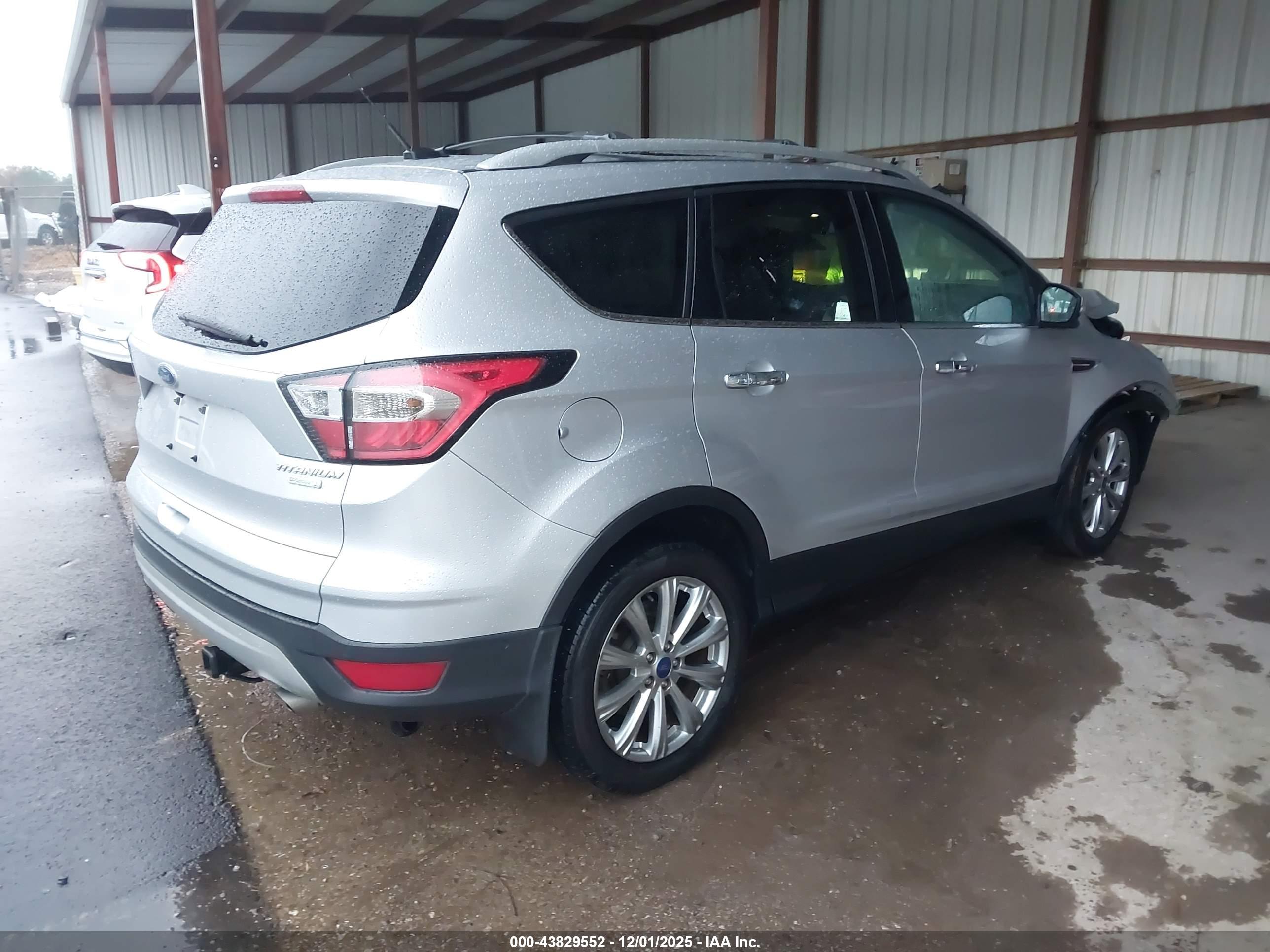 FORD ESCAPE image 4