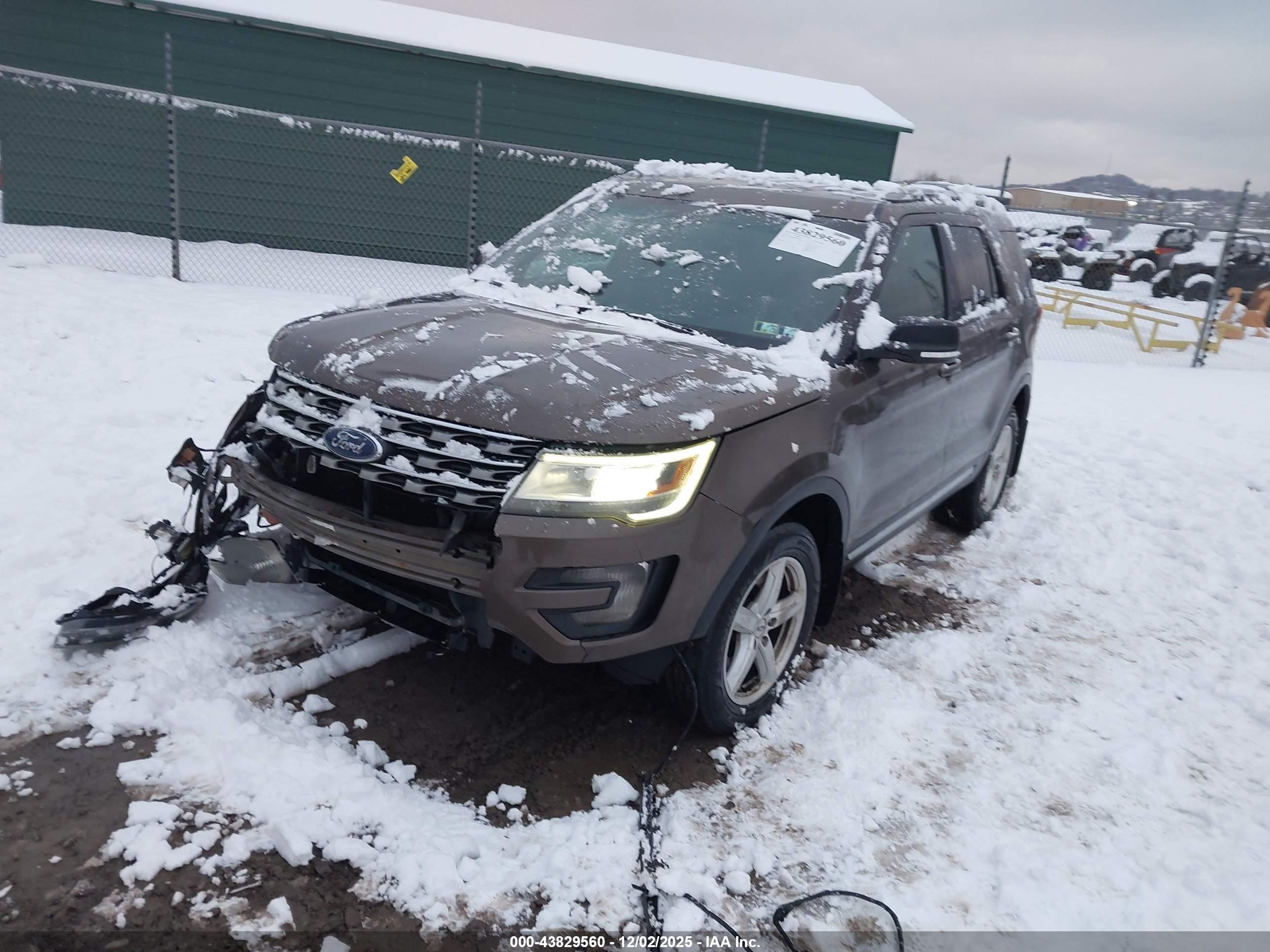 FORD EXPLORER image 2