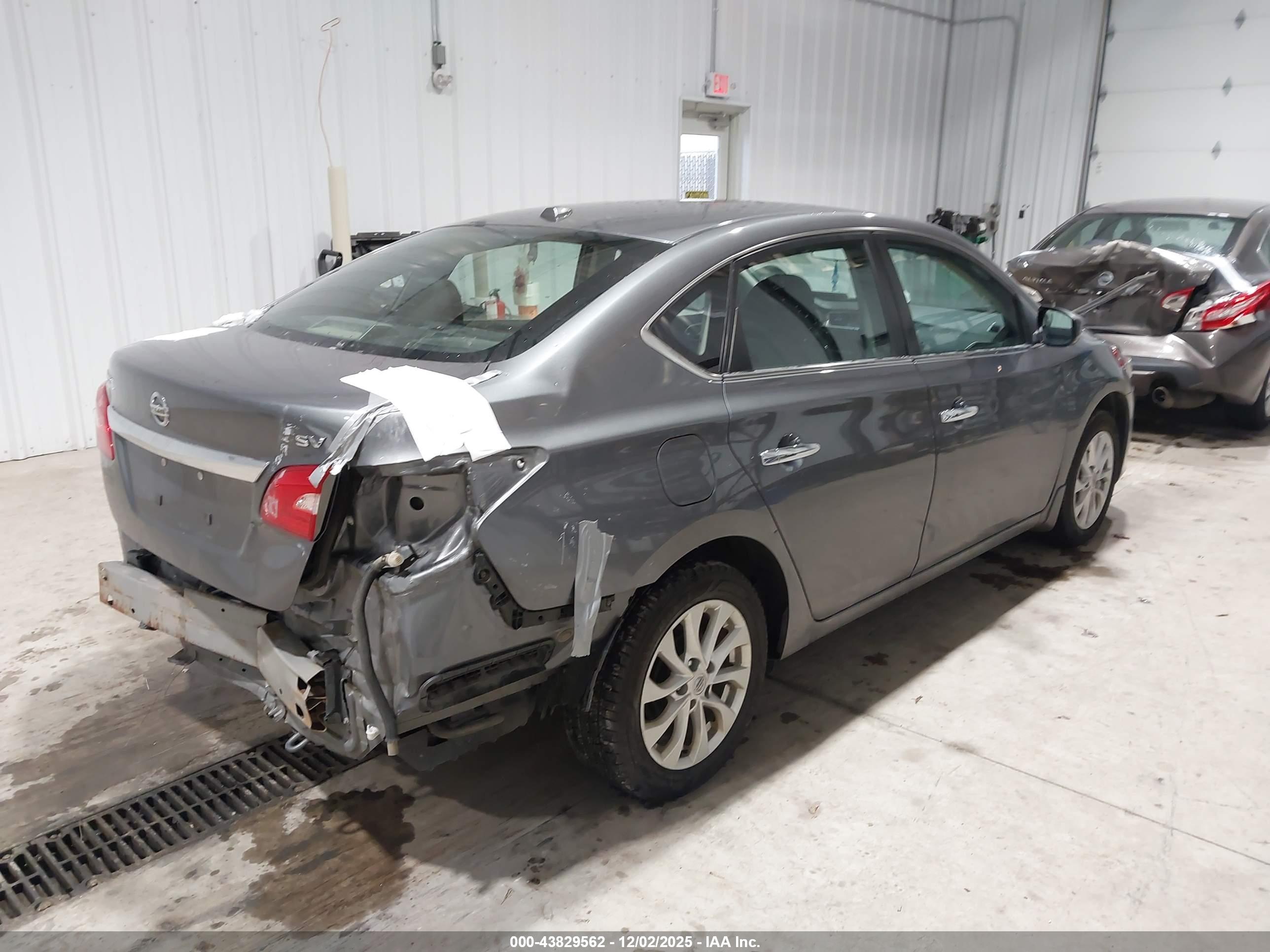 NISSAN SENTRA image 4