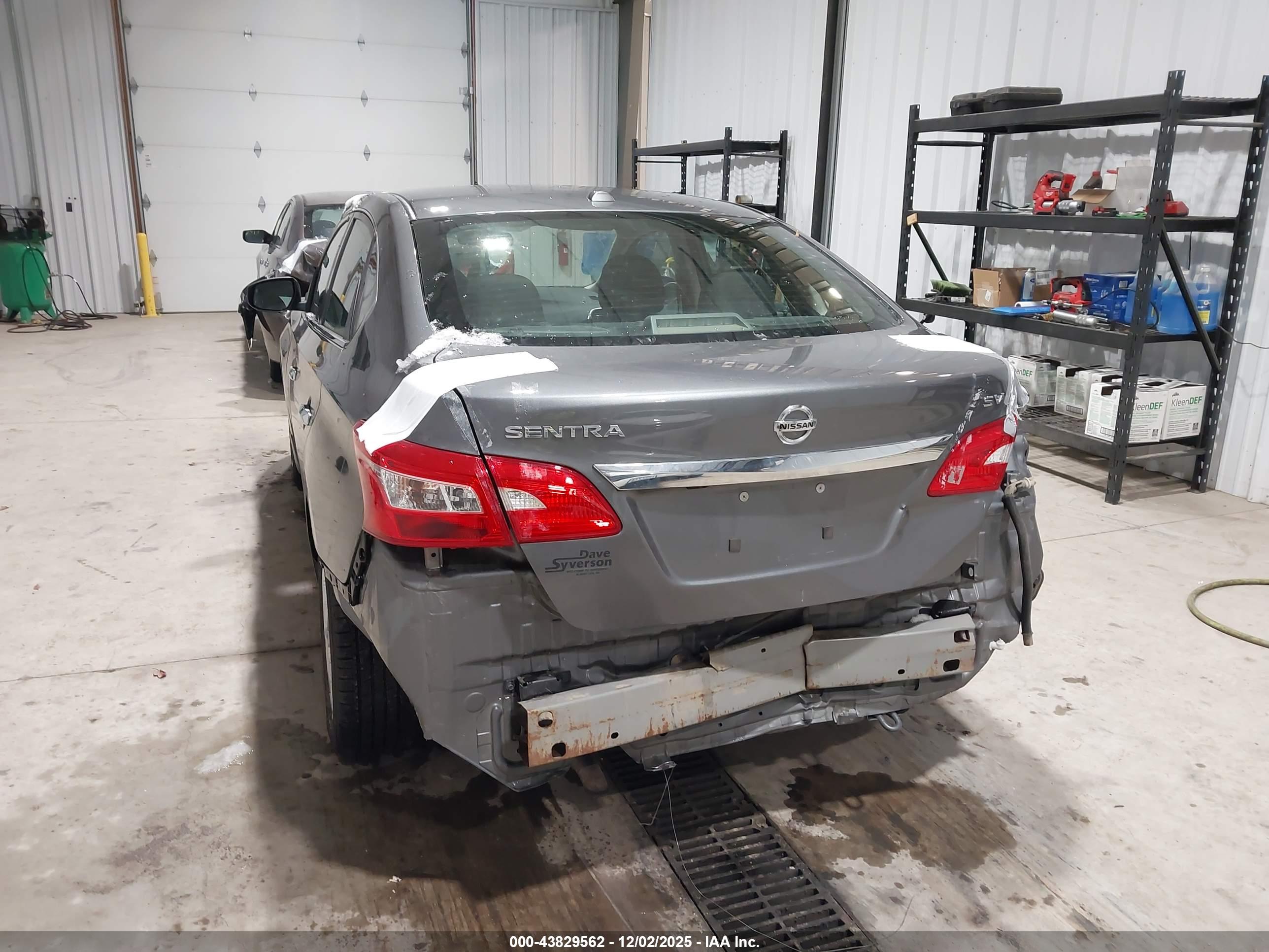 NISSAN SENTRA image 6