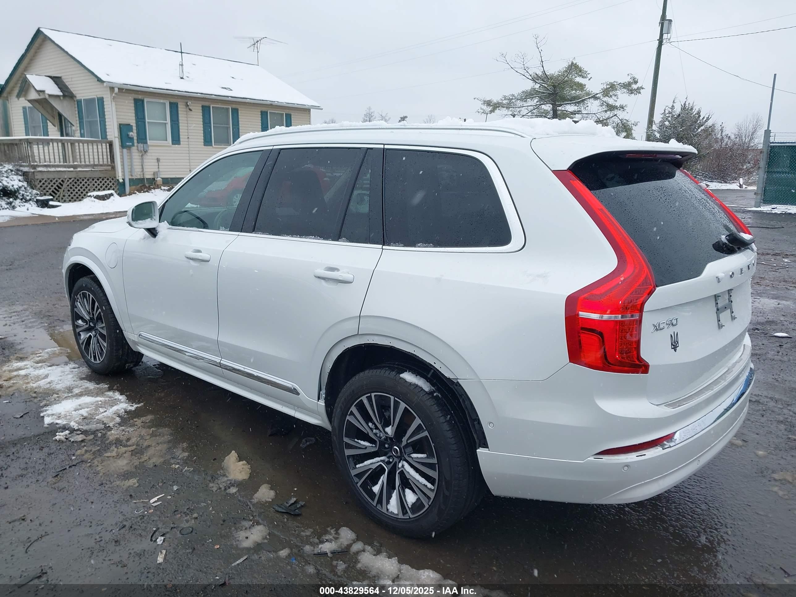 VOLVO XC90 image 3