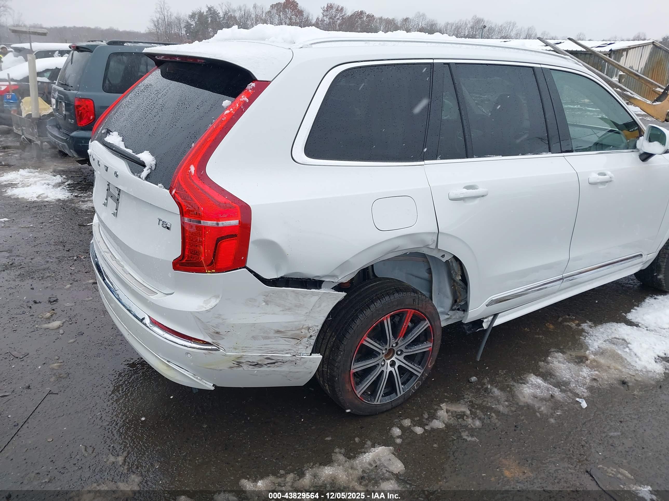 VOLVO XC90 image 6