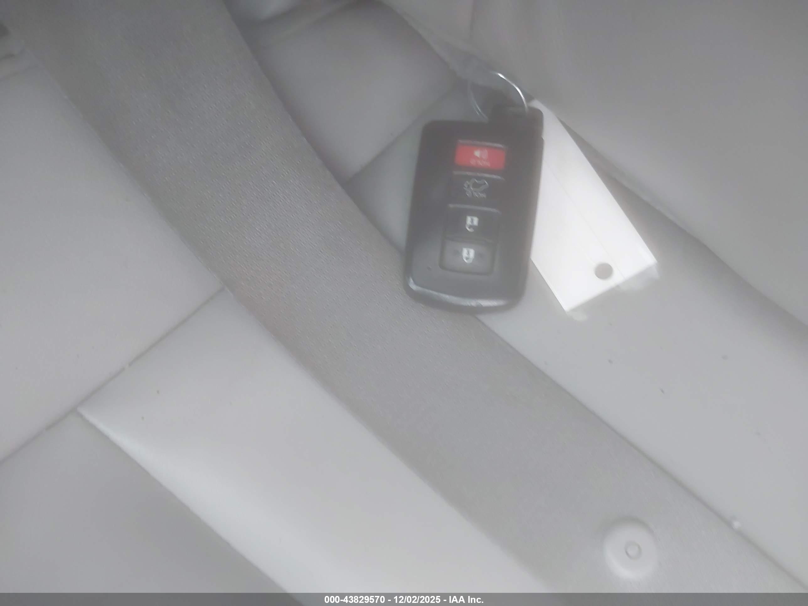 TOYOTA HIGHLANDER image 11
