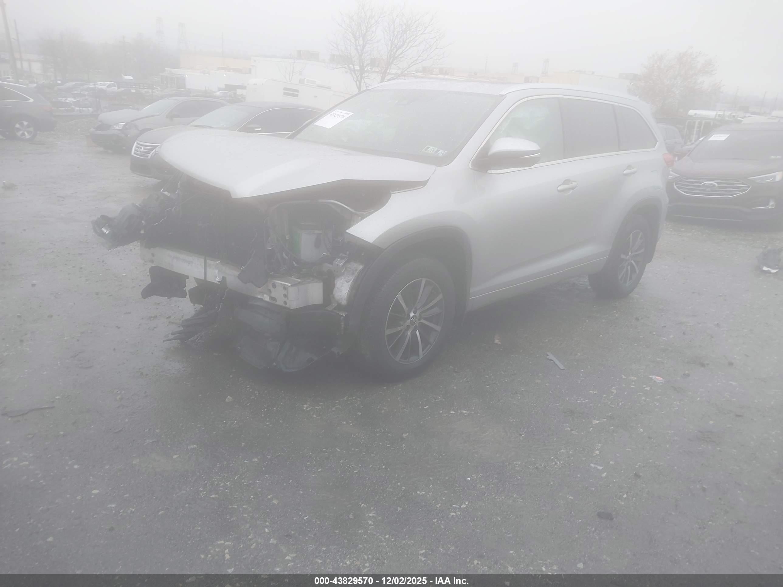 TOYOTA HIGHLANDER image 2