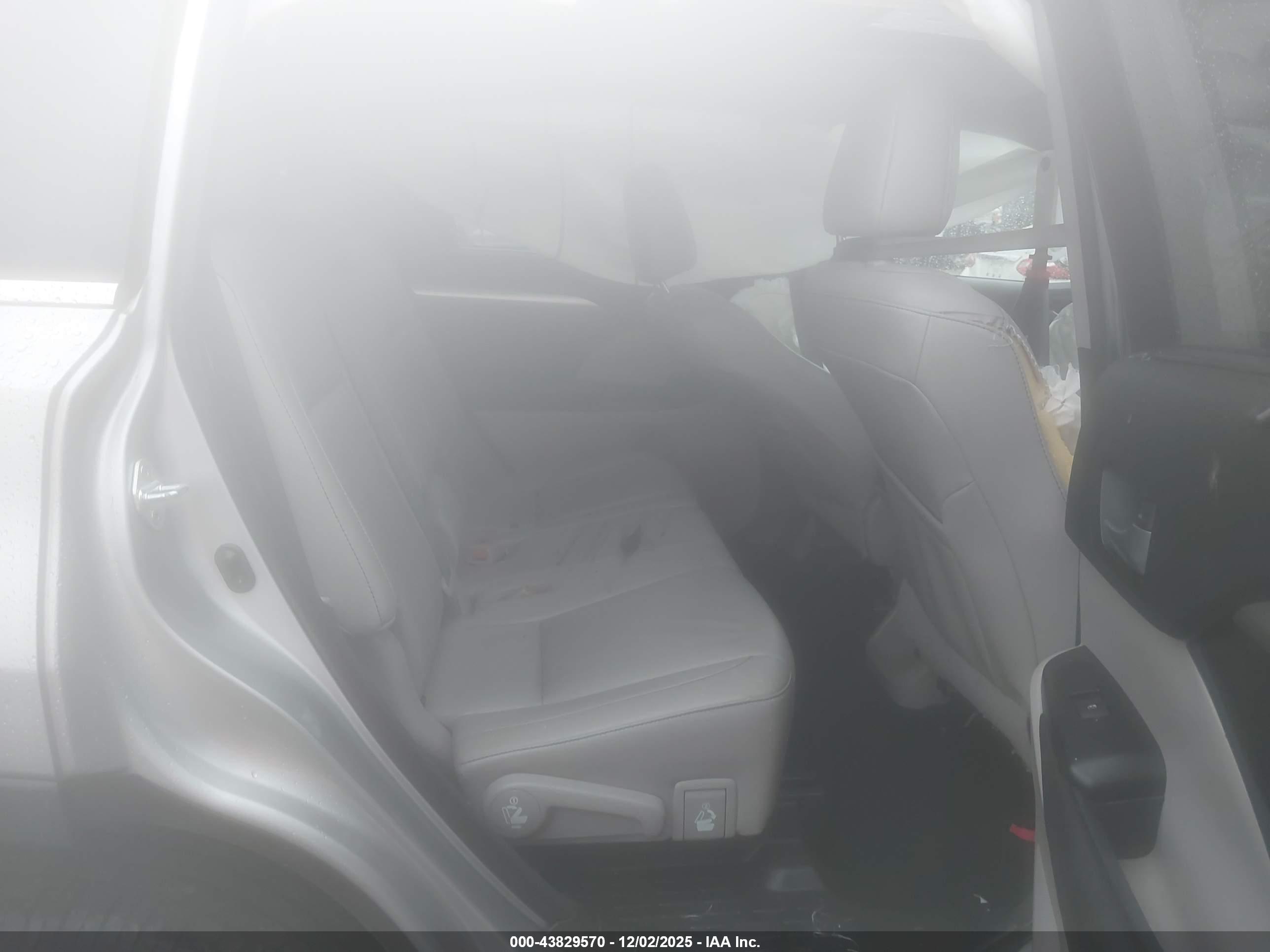 TOYOTA HIGHLANDER image 8