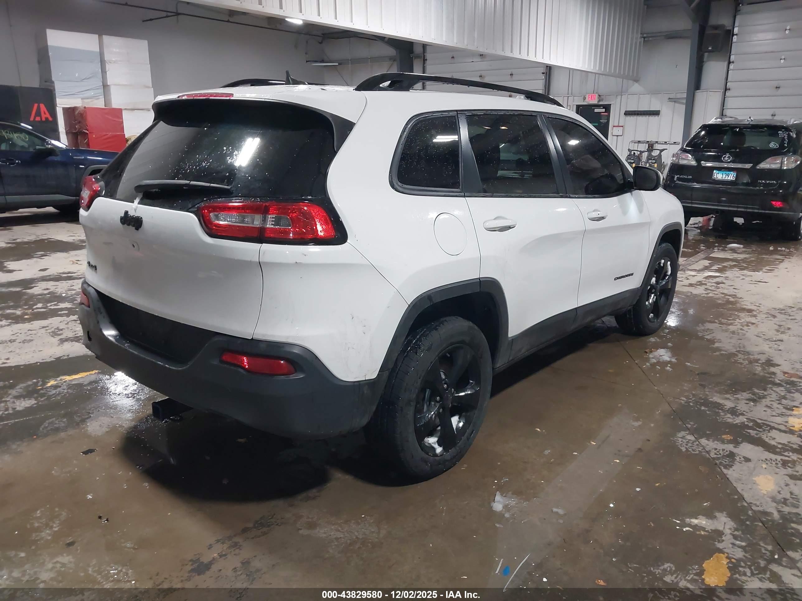 JEEP CHEROKEE image 4