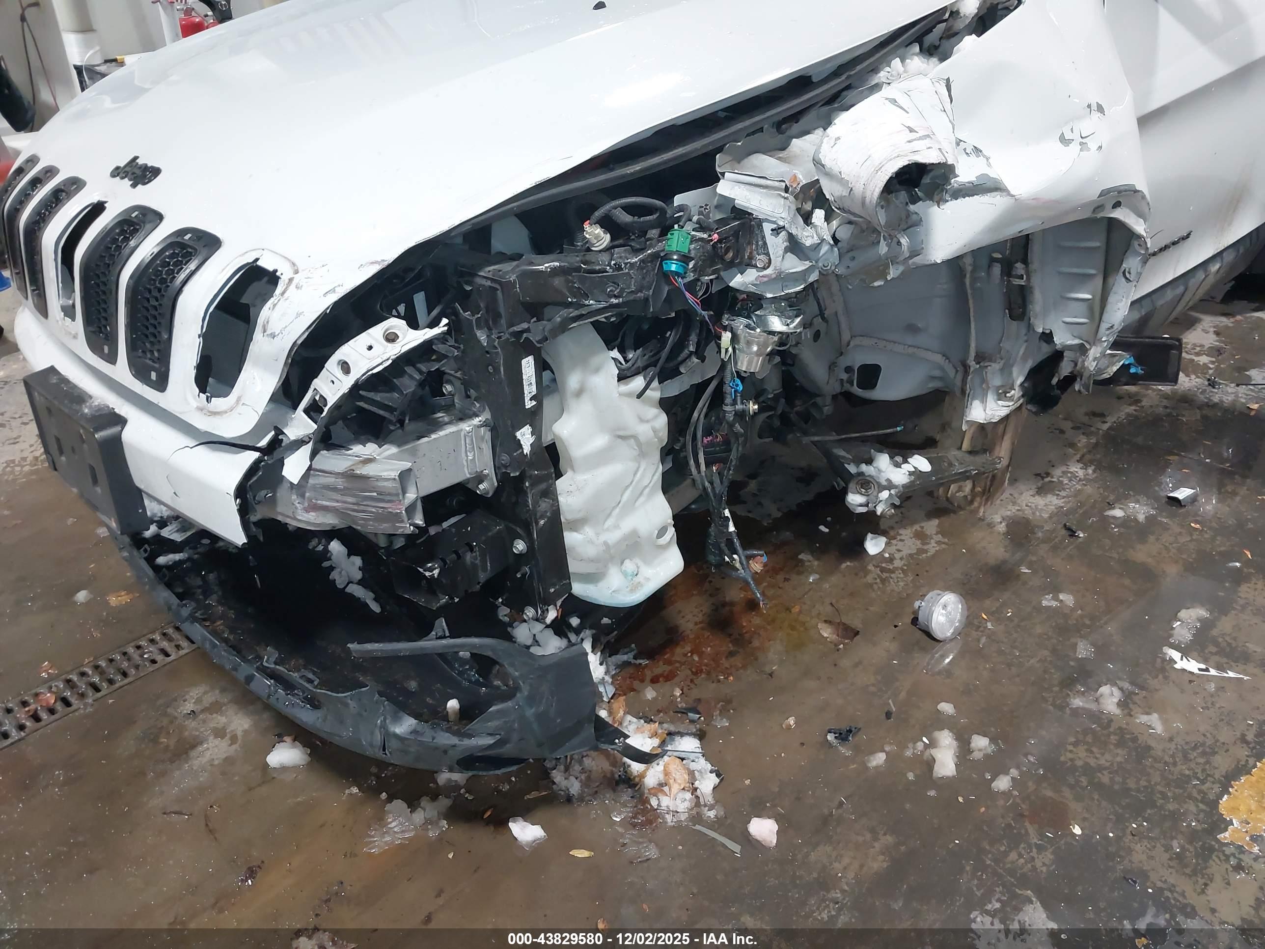 JEEP CHEROKEE image 6