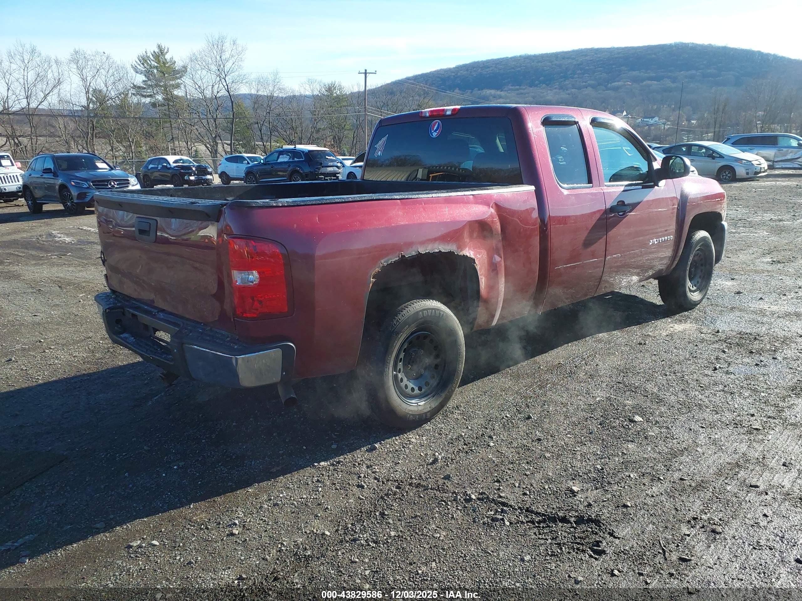 CHEVROLET SILVERADO image 4