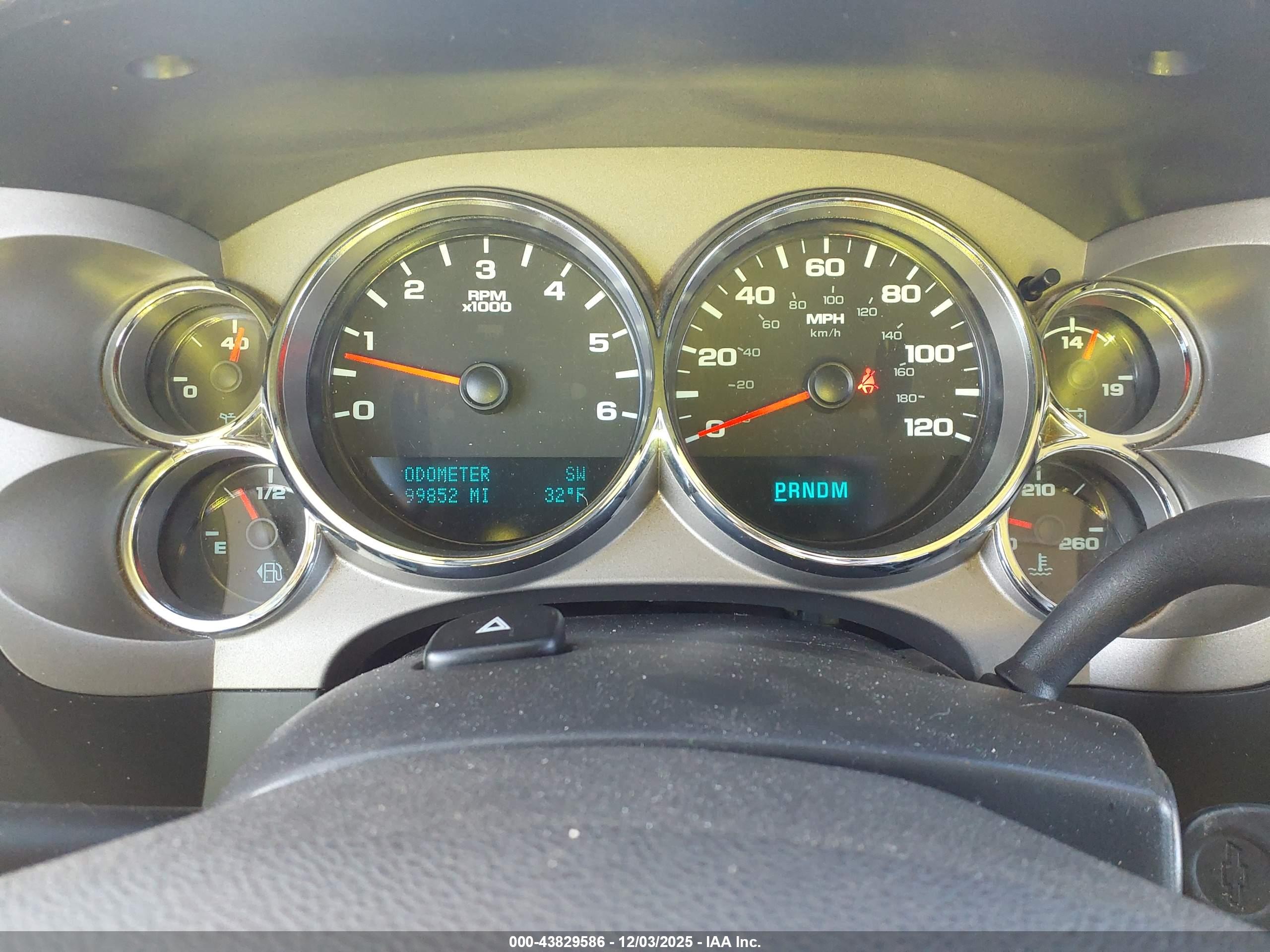CHEVROLET SILVERADO image 7