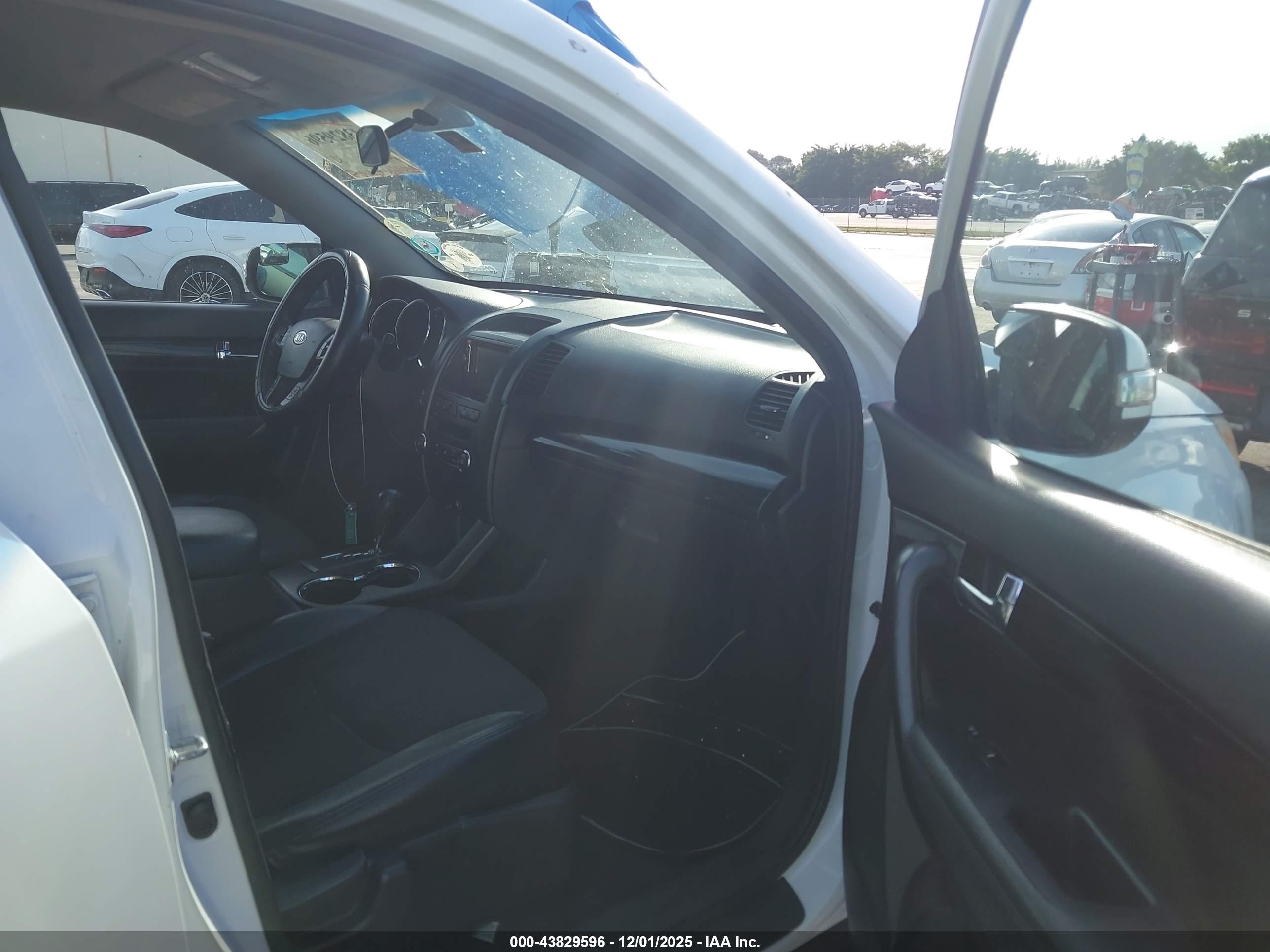 KIA SORENTO image 5