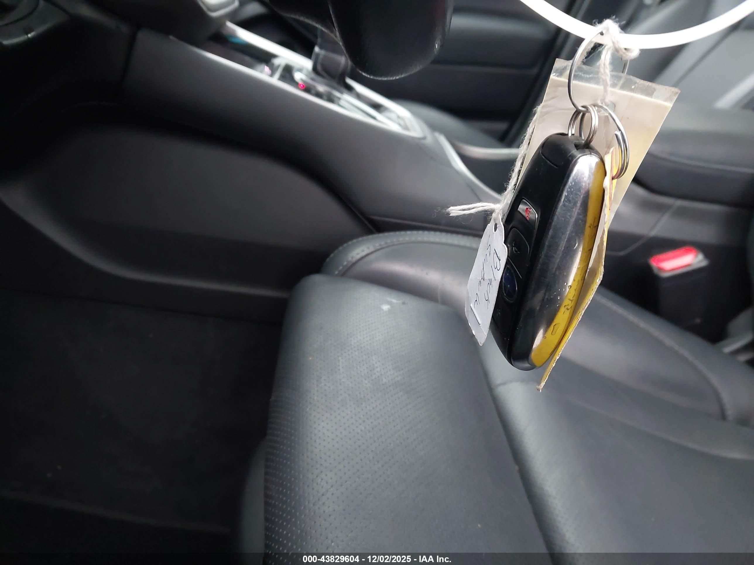 SUBARU OUTBACK image 11