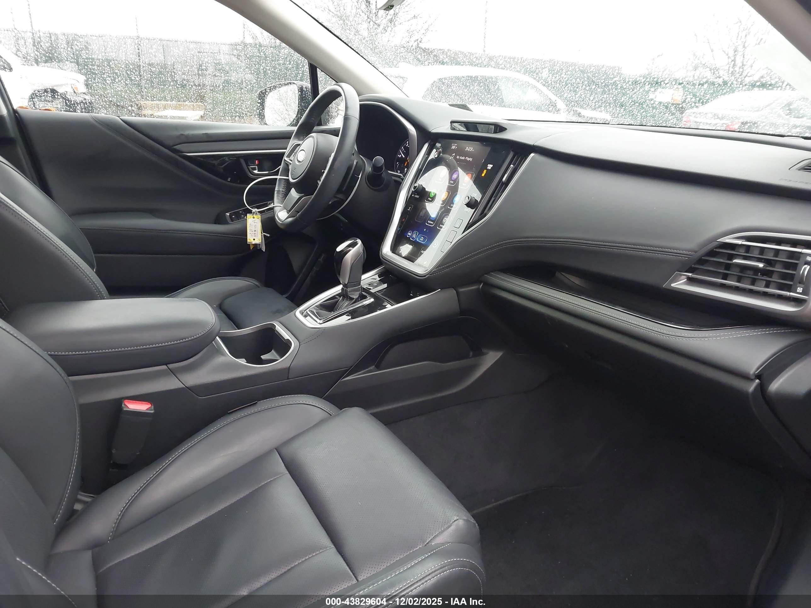 SUBARU OUTBACK image 5