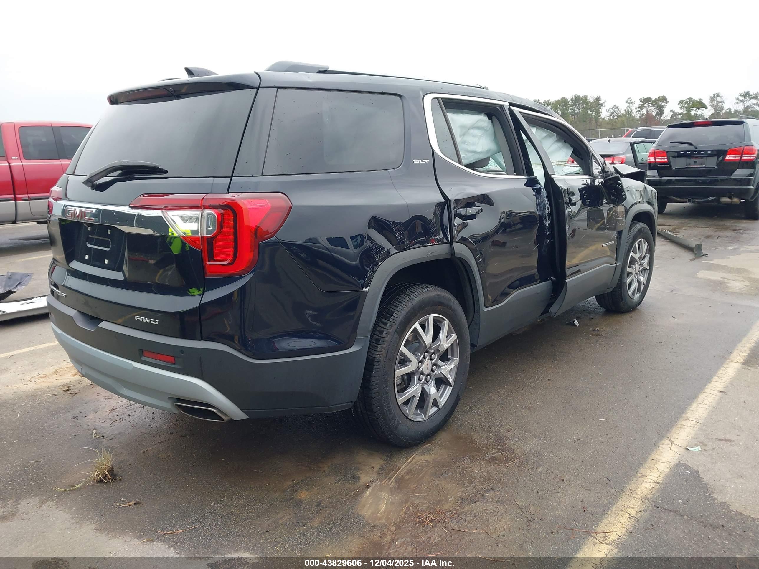 GMC ACADIA image 4